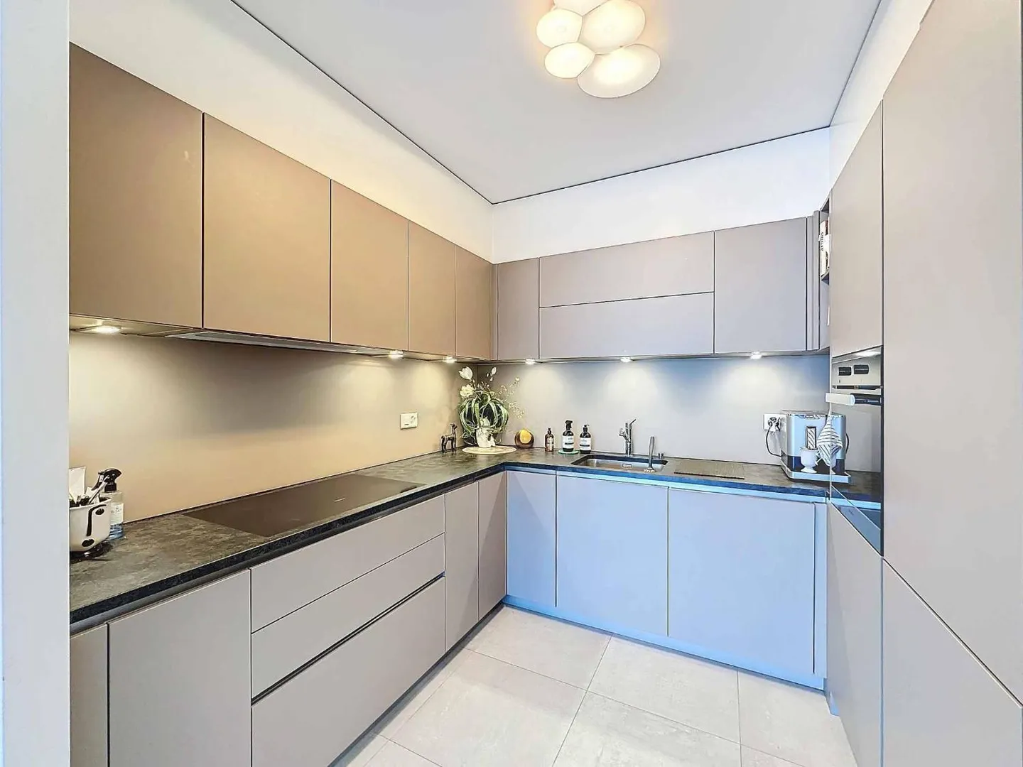 Wunderschöne Penthousewohnung mit Panoramablick auf den See und die Alpen - Foto 3 von 7