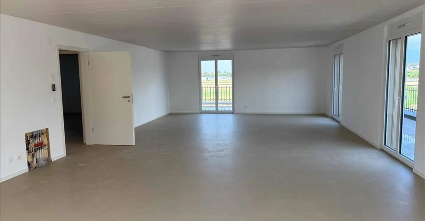 Office space for rent - Photo 1 of 6