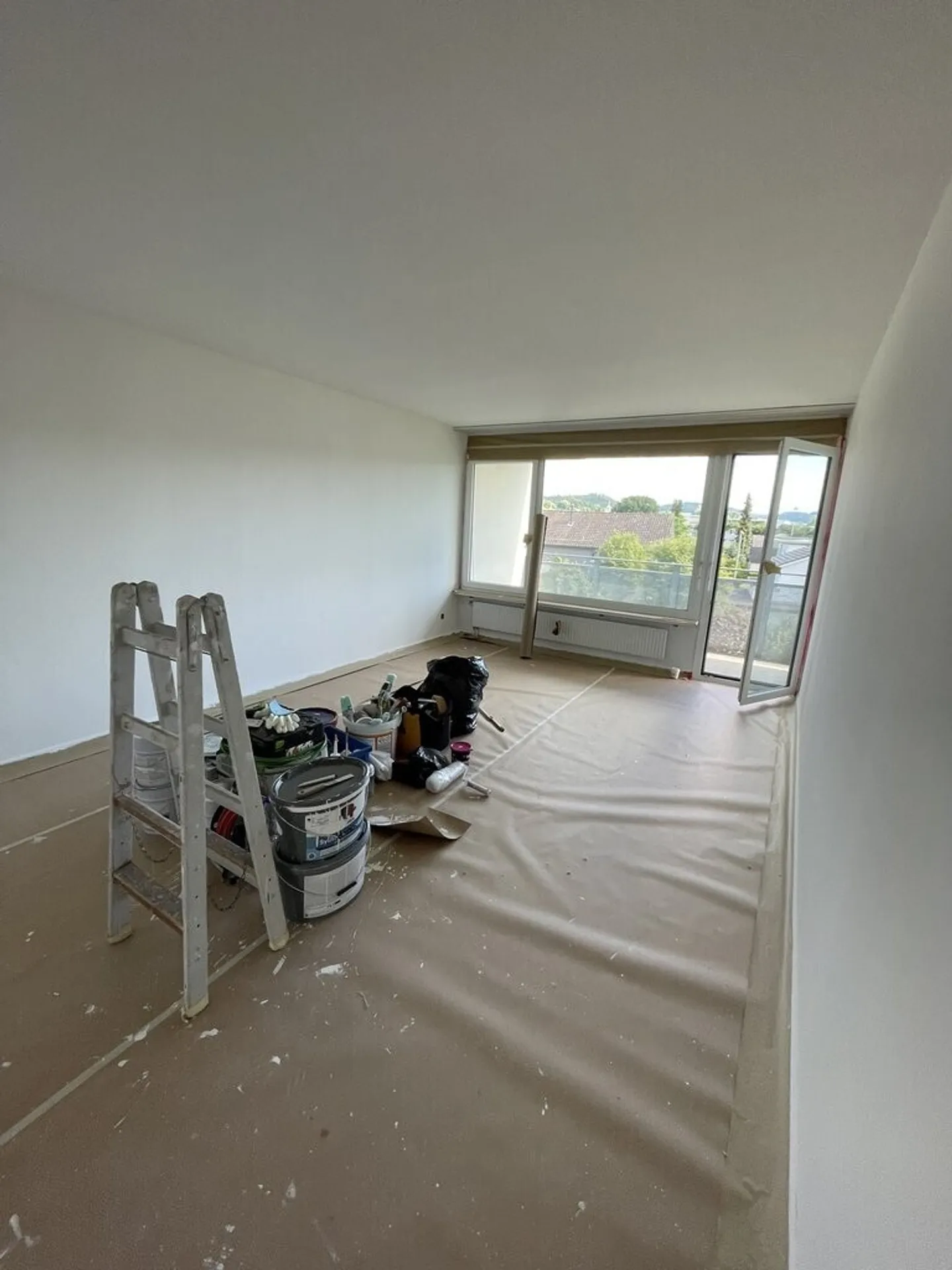 Vivere come nuovo: appartamento ristrutturato di 3,5 locali con vista spettacolare - Foto 3 di 8