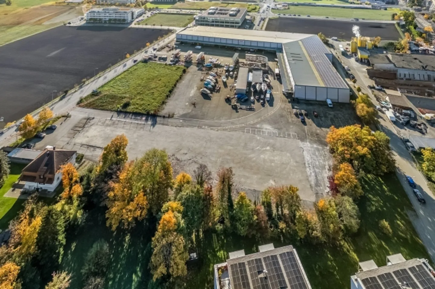 Da 500m2 di spazio esterno in affitto - Foto 3 di 6