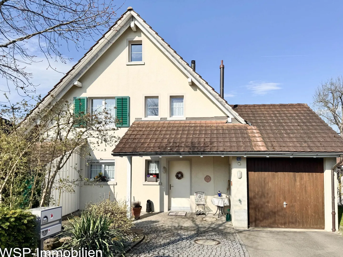 Detached House in Country House Style - Photo 1 of 11