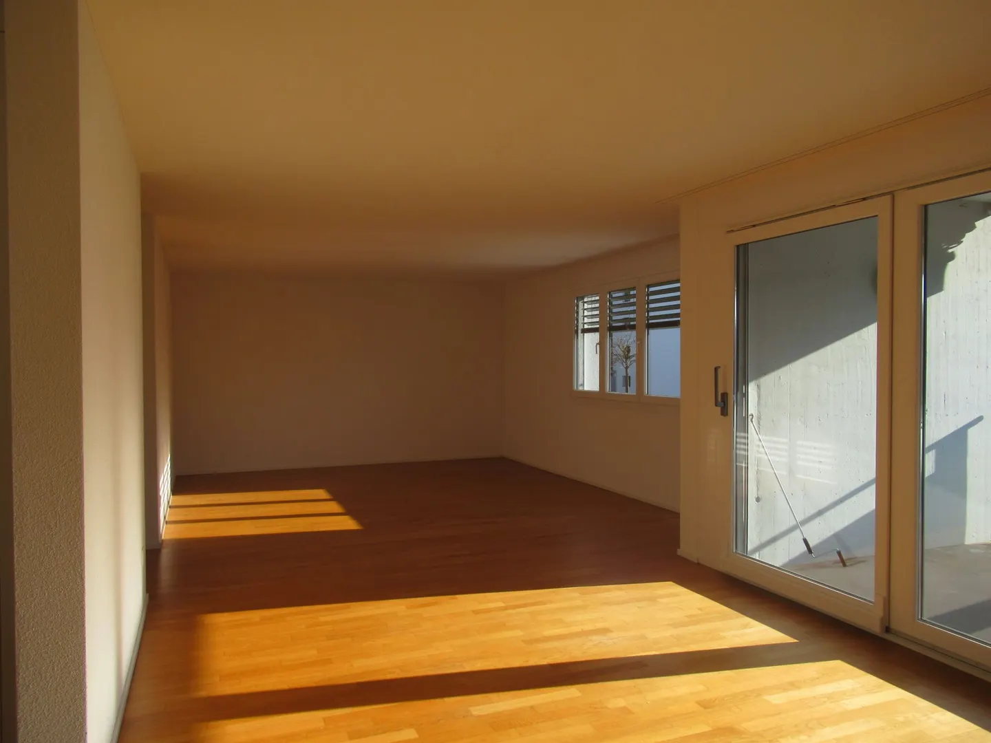 Bright 4.5-room apartment in the village center - Photo 3 of 9
