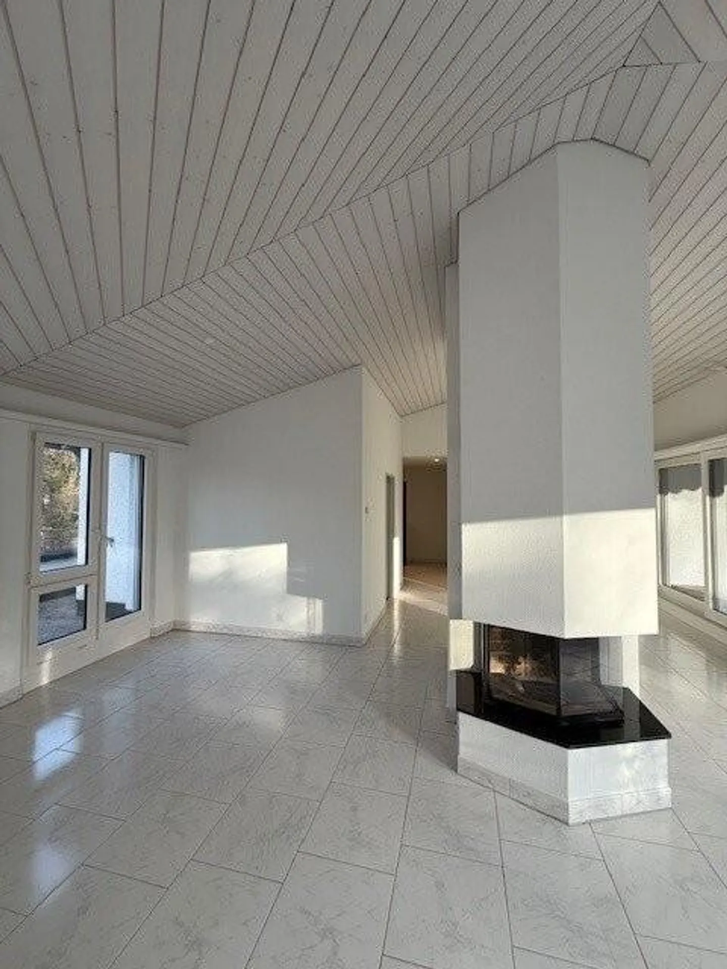 Appartement penthouse de haute qualité avec grande terrasse - Photo 3 sur 9