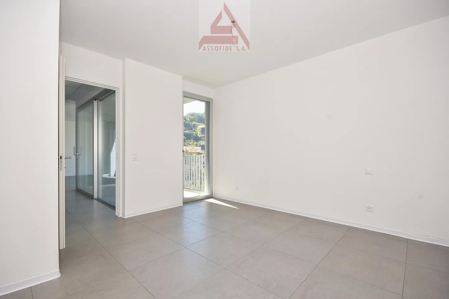 Luminoso appartamento di 3.5 locali / Helle 3.5 - Zimmerwohnung - Foto 3 di 6