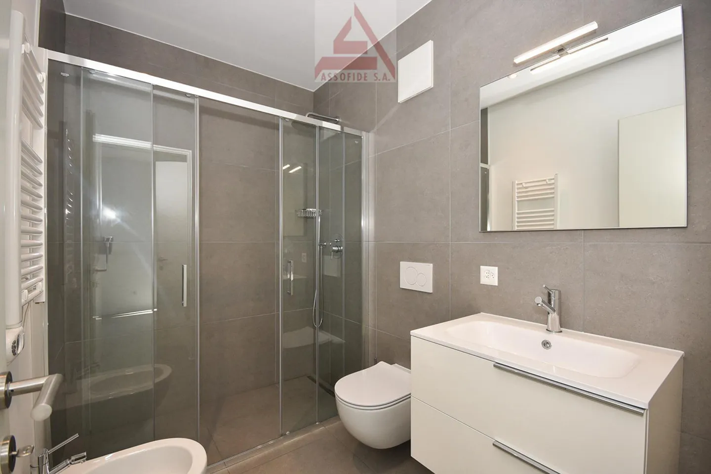 Luminoso appartamento di 3.5 locali / Helle 3.5 - Zimmerwohnung - Foto 5 di 6