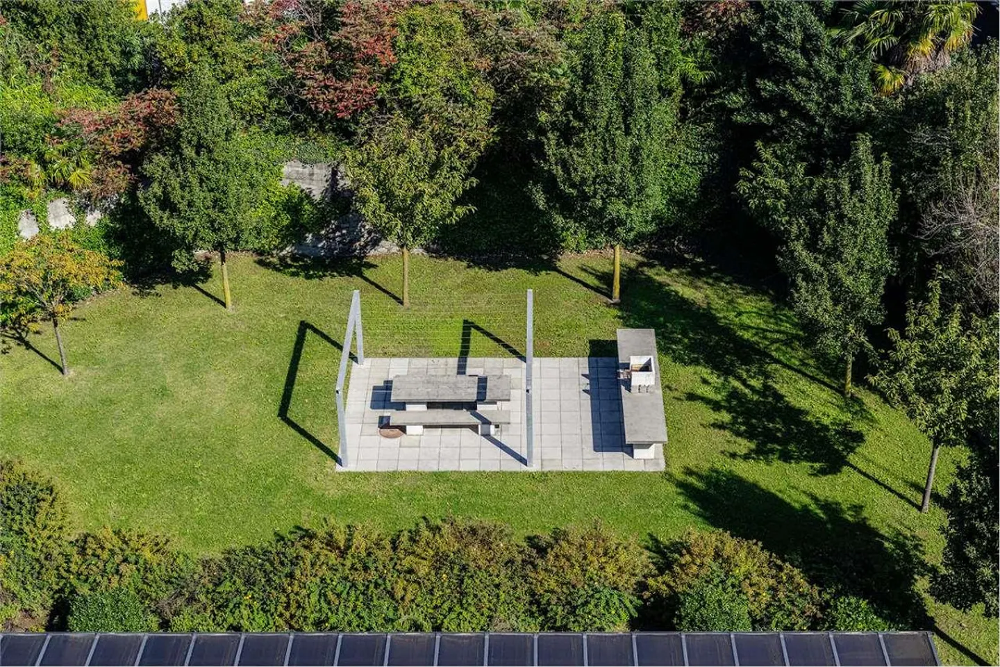 Appartement moderne de 2,5 pièces avec piscine et vue sur les Alpes - Arbedo - Photo 8 sur 13
