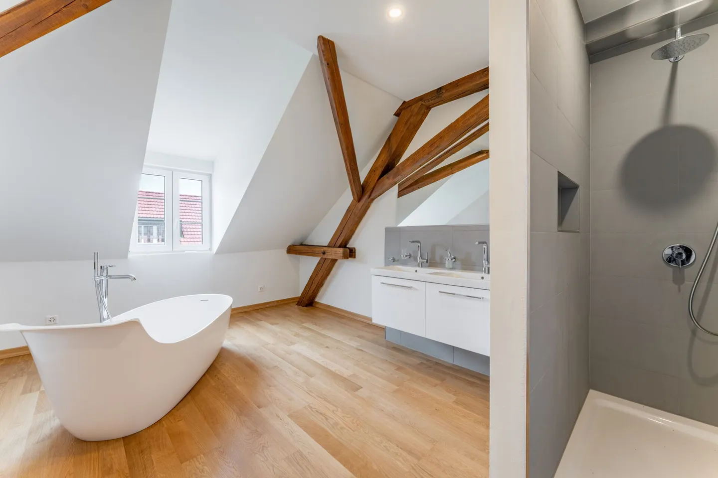 Per famiglie numerose e persone che vogliono molto spazio - Foto 10 di 13