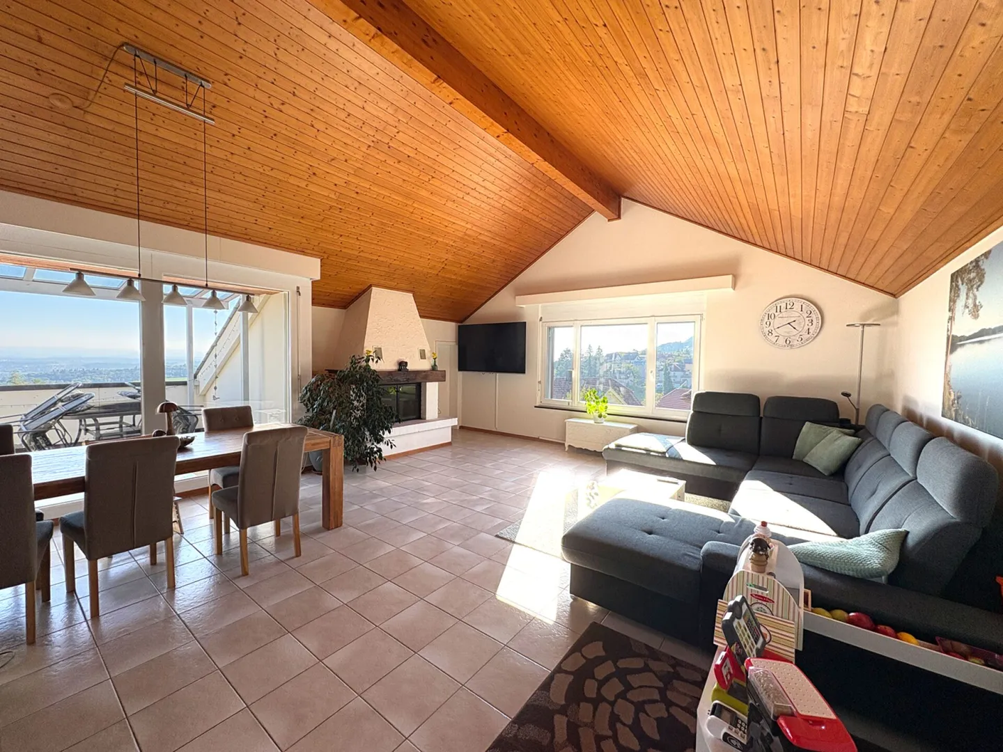 Grosszügige, helle 4.5 Zimmer- Attikawohnung mit Alpensicht - Foto 3 von 13