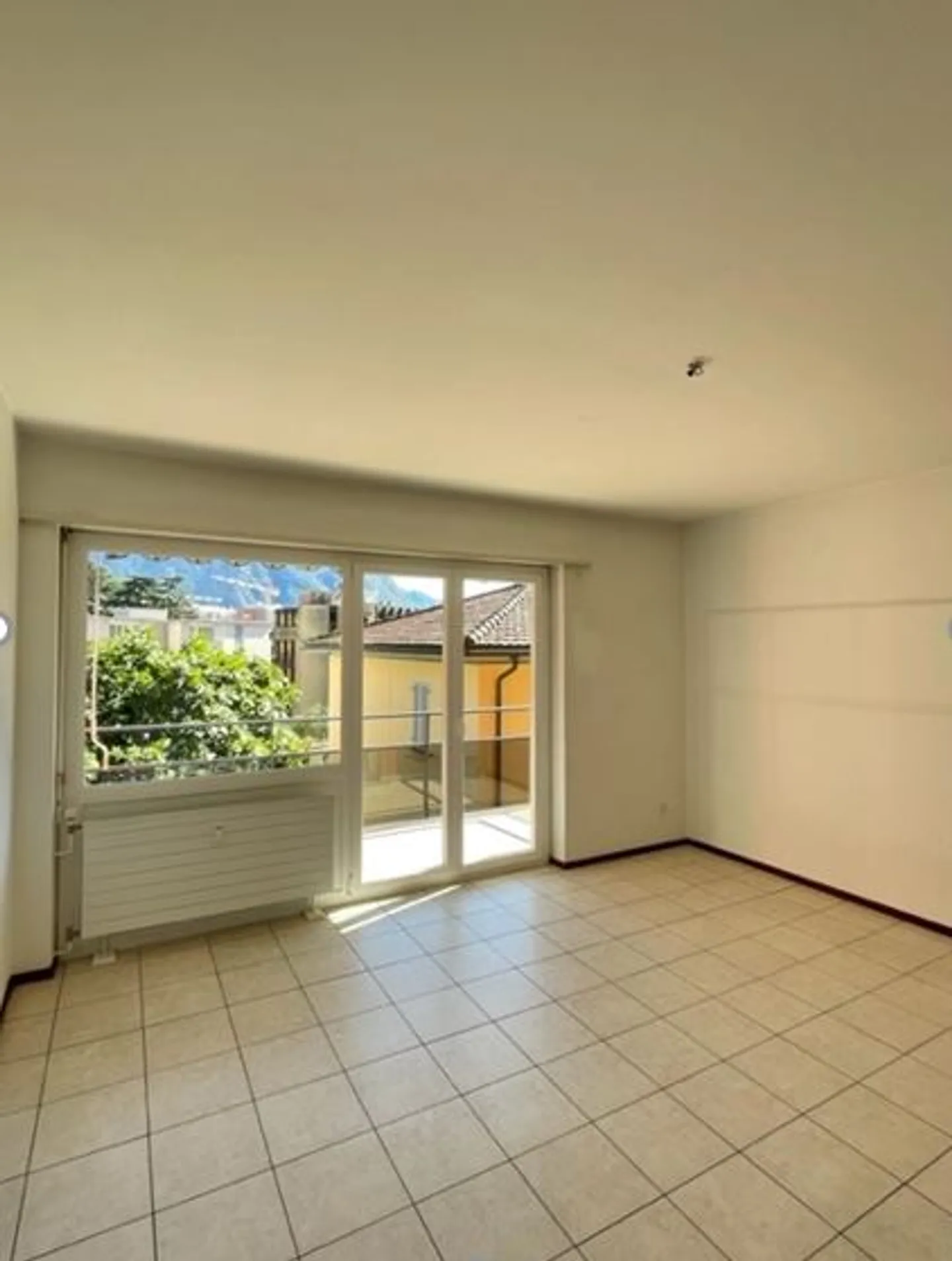 Appartamento luminoso 2.5 locali - Foto 2 di 6