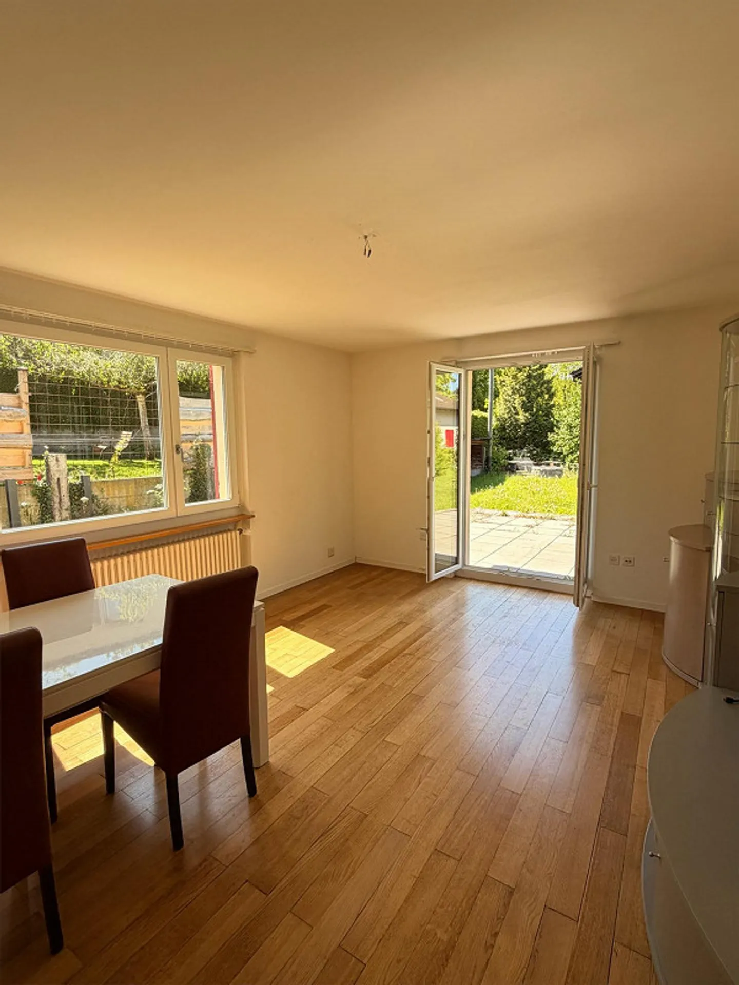 Detached single-family house with large garden in a sunny location - Photo 4 of 12