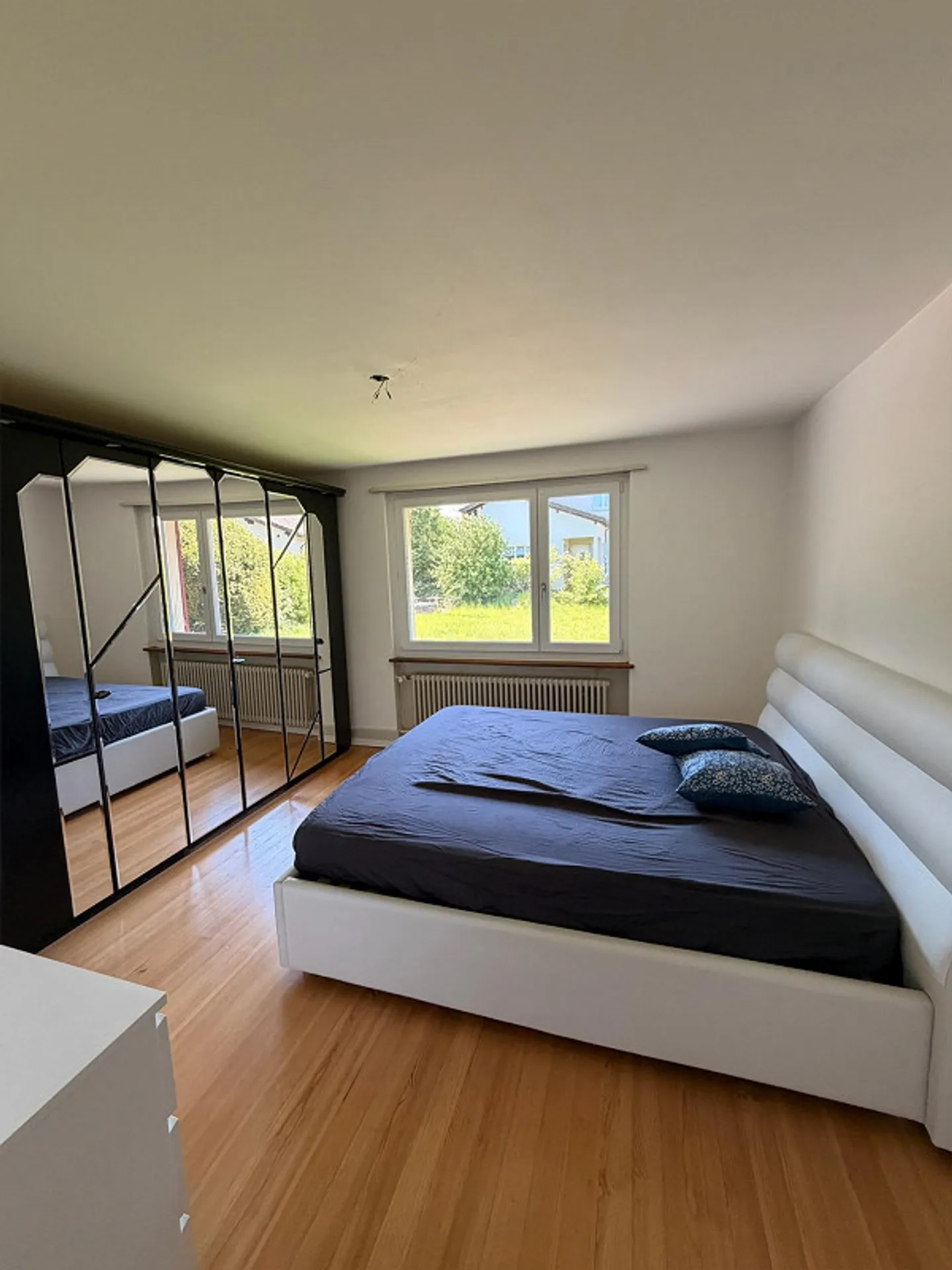 Detached single-family house with large garden in a sunny location - Photo 7 of 12