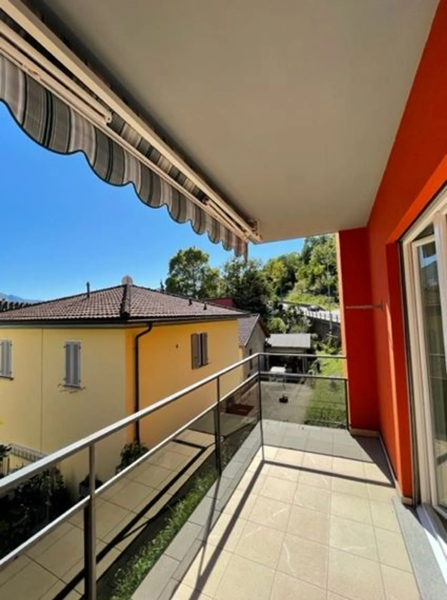 Appartamento luminoso 2.5 locali - Foto 3 di 6