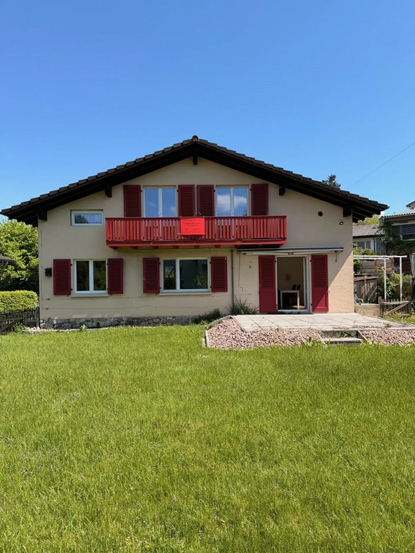 Detached single-family house with large garden in a sunny location - Photo 1 of 12