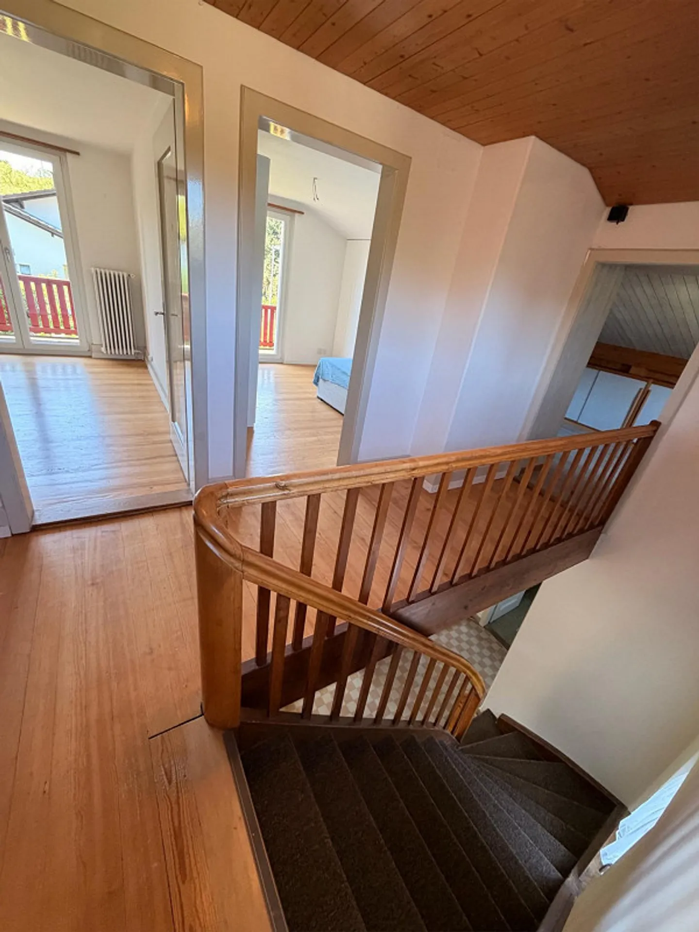 Detached single-family house with large garden in a sunny location - Photo 8 of 12