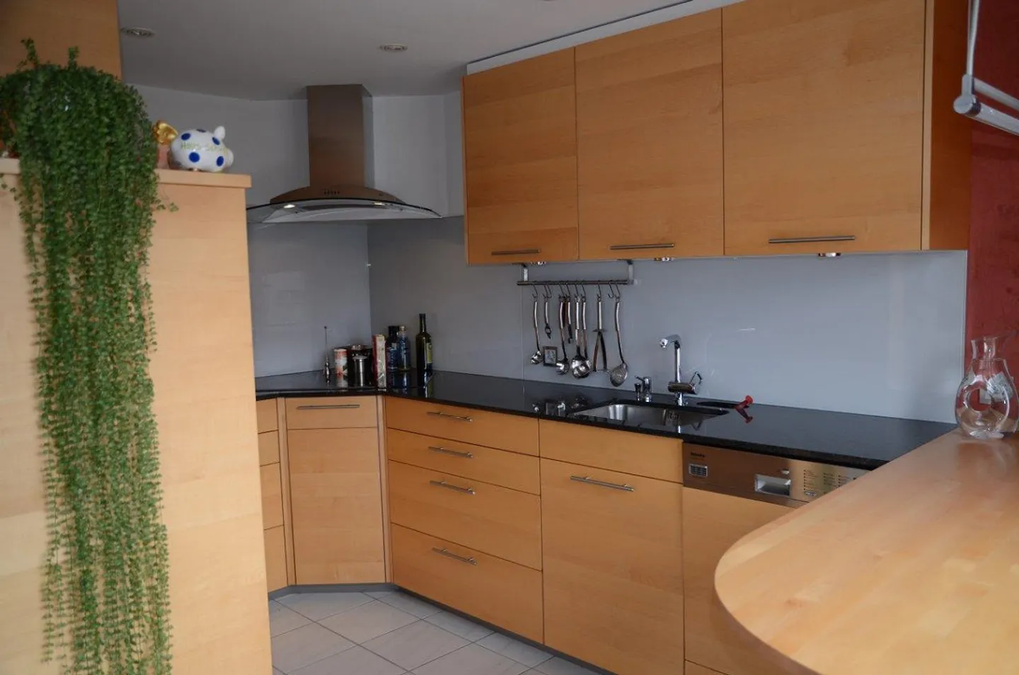 Charming 7.5-Room Townhouse with Garden in Uzwil - Photo 10 of 16