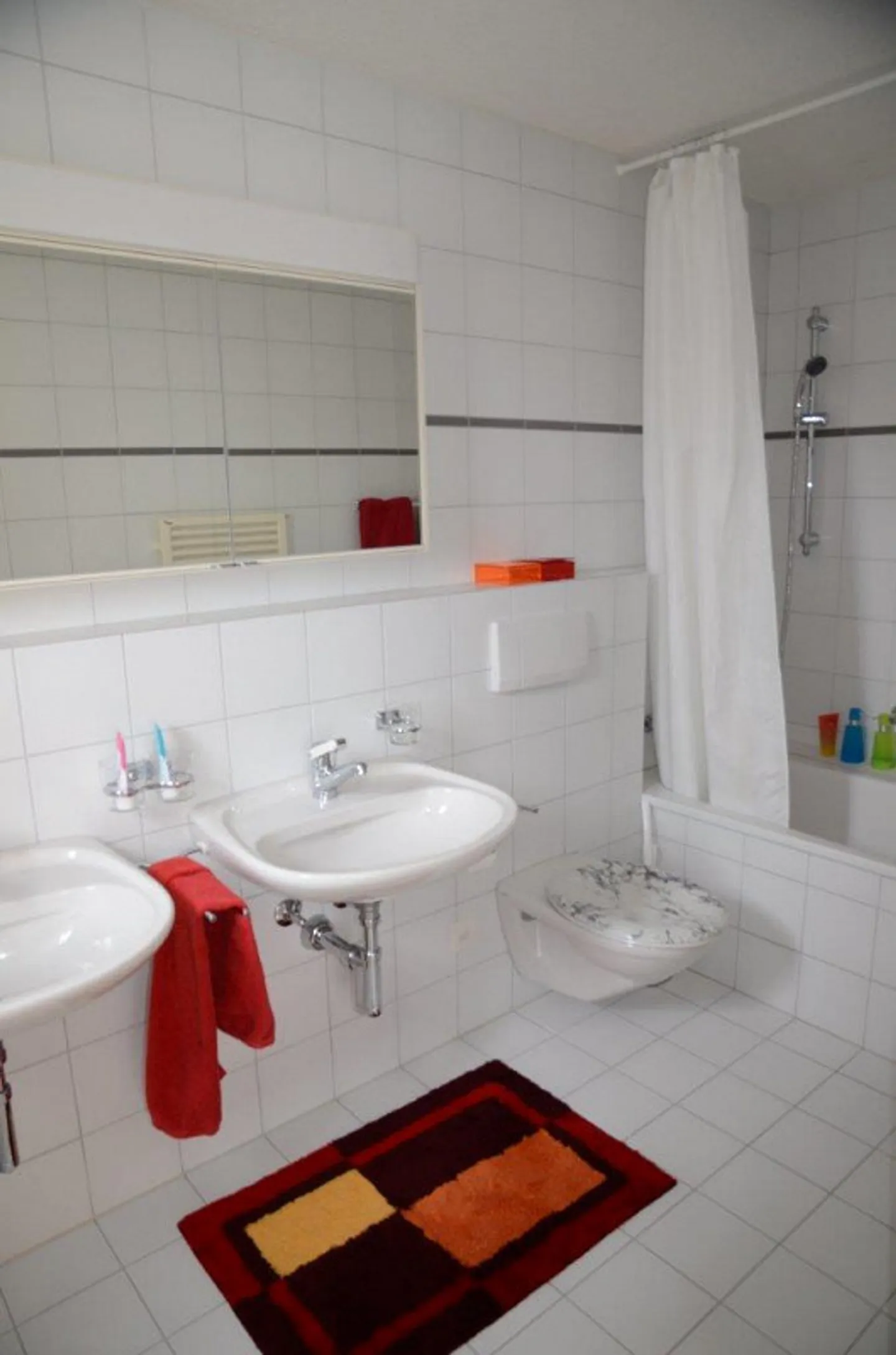 Charming 7.5-Room Townhouse with Garden in Uzwil - Photo 11 of 16