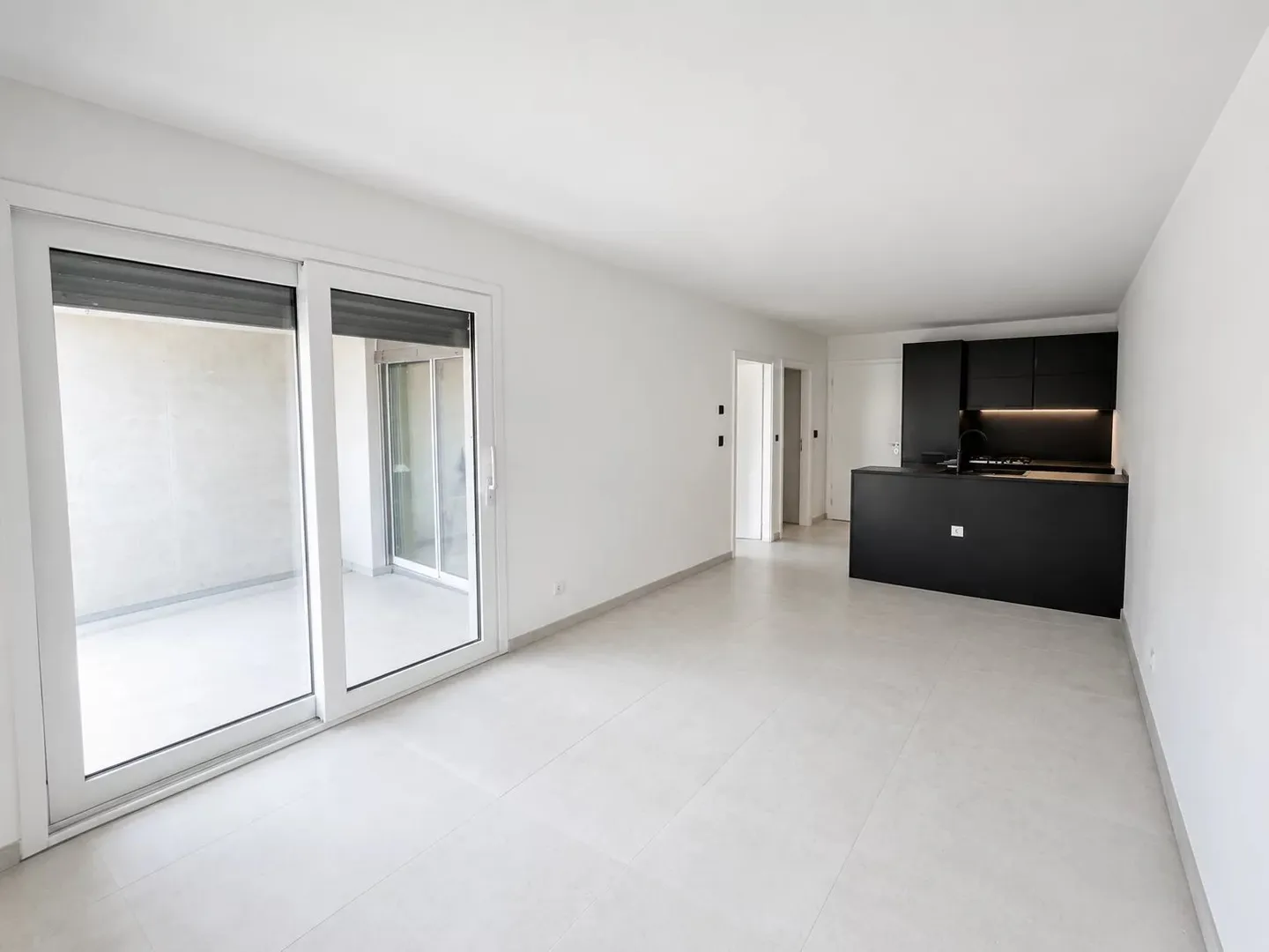 Bel appartement lumineux 2.5 pièces - Photo 2 sur 10