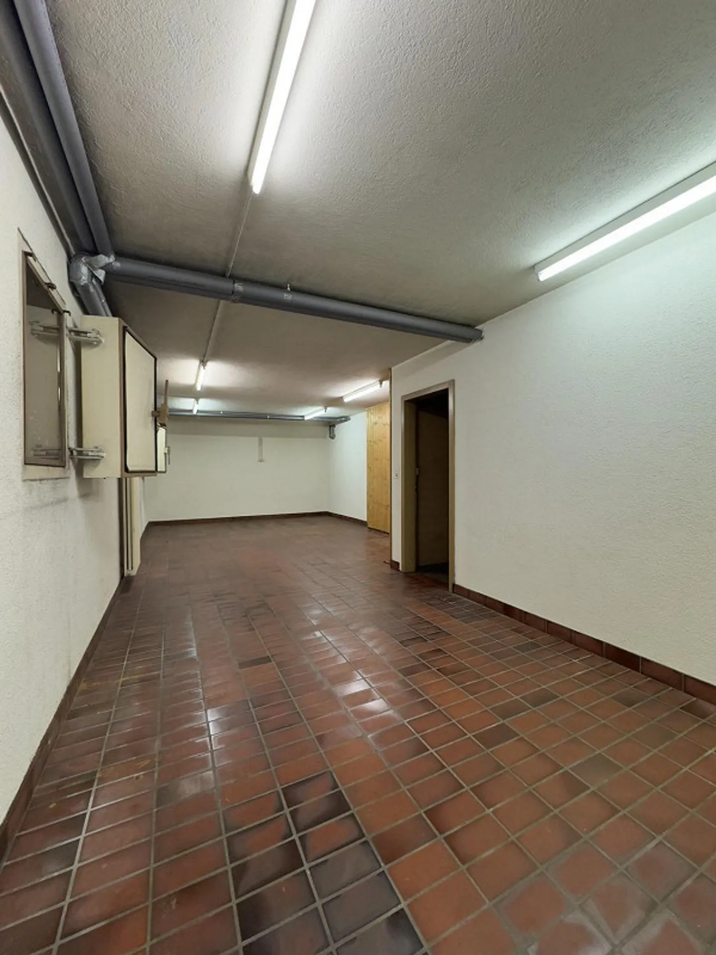 Espace de stockage au sous-sol - Photo 2 sur 4