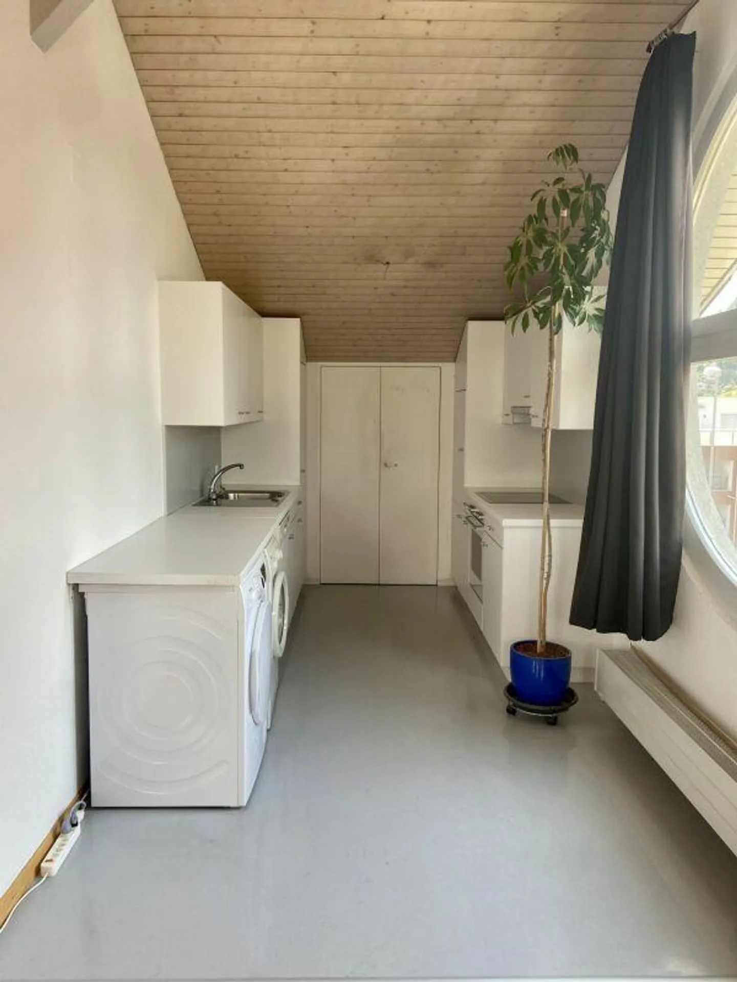 Charmante Dachwohnung - Foto 3 von 6