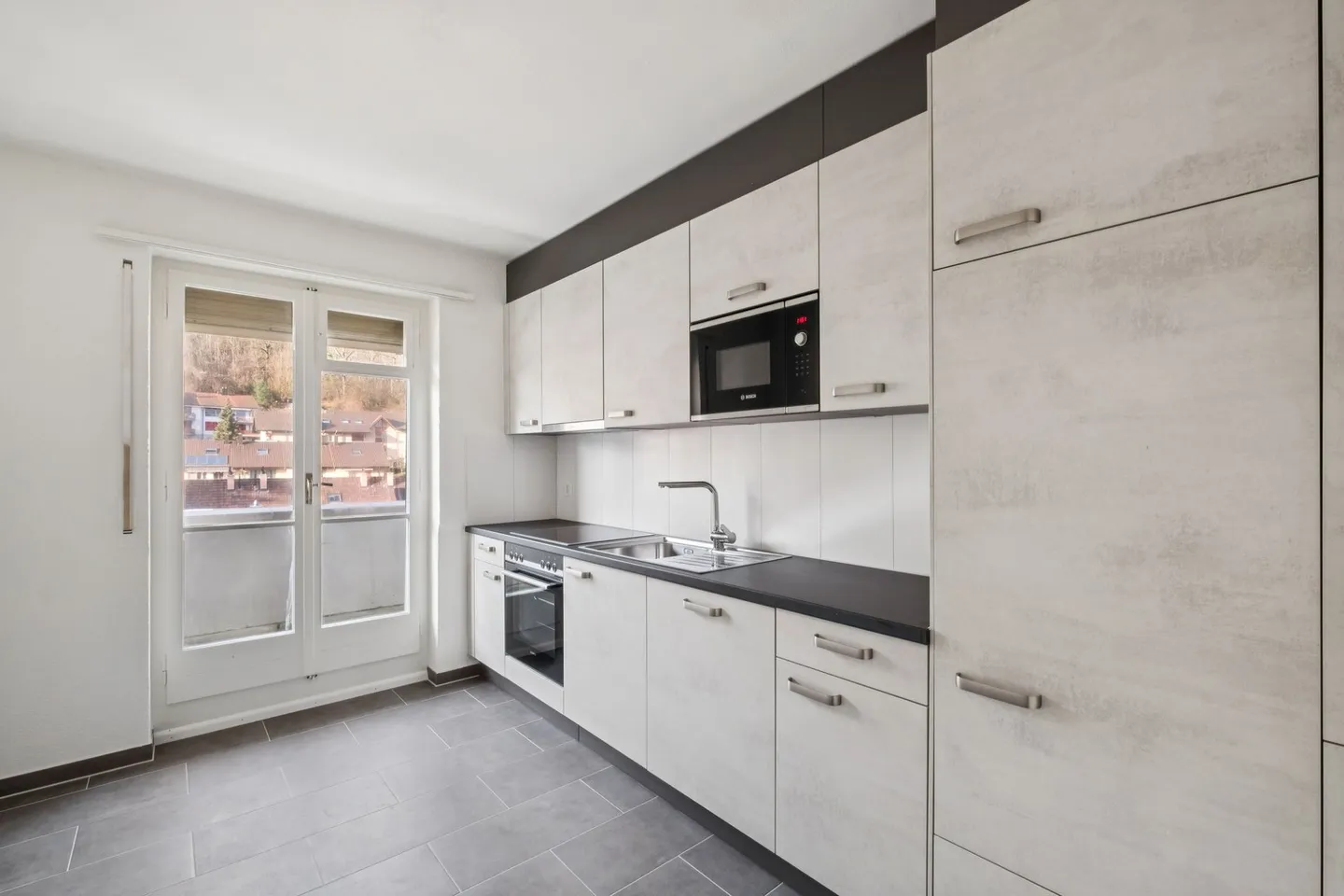 Emménagez maintenant - appartement fraîchement rénové calme, vert et central - Photo 1 sur 11