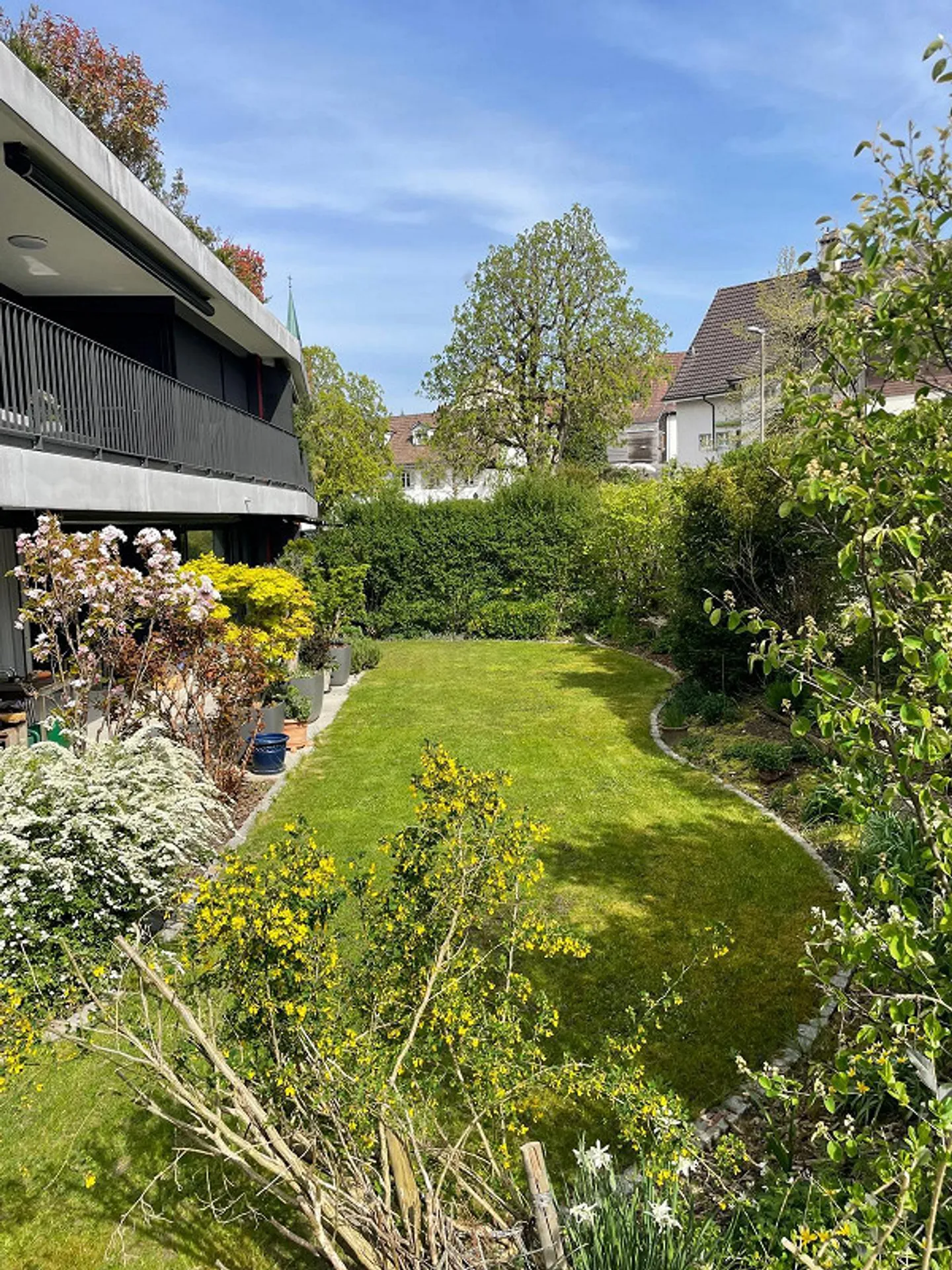 Modern and spacious 4.5-room apartment on the ground floor - Photo 2 of 6