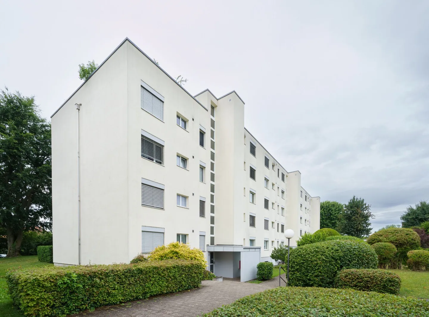 4.0-room apartment with a parking space (+CHF 35,000.00) - Photo 1 of 17