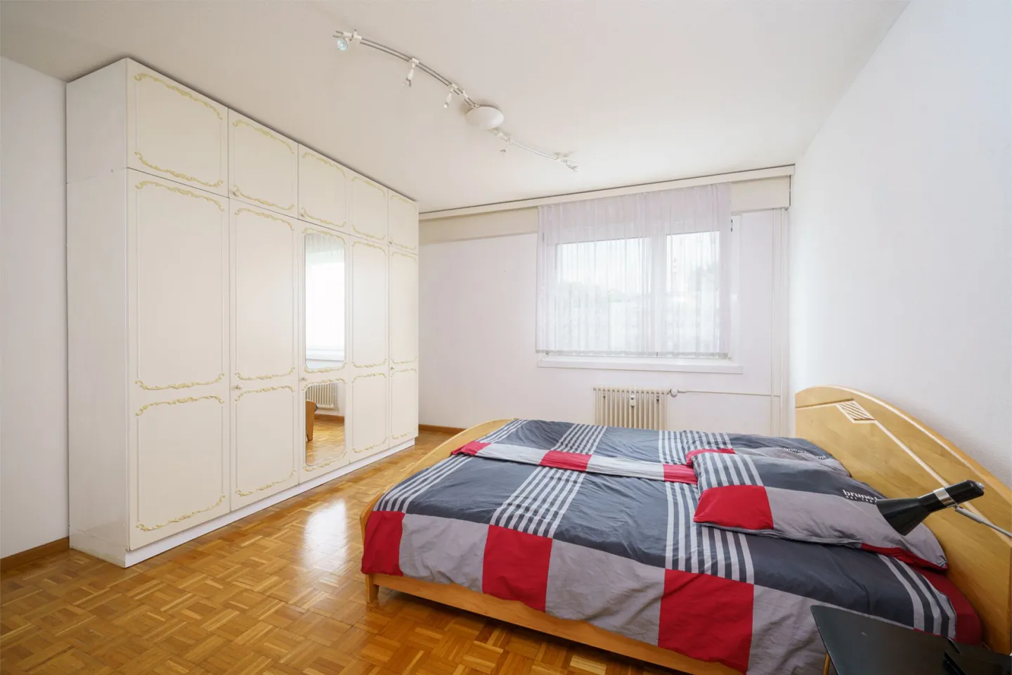4.0-room apartment with a parking space (+CHF 35,000.00) - Photo 11 of 17