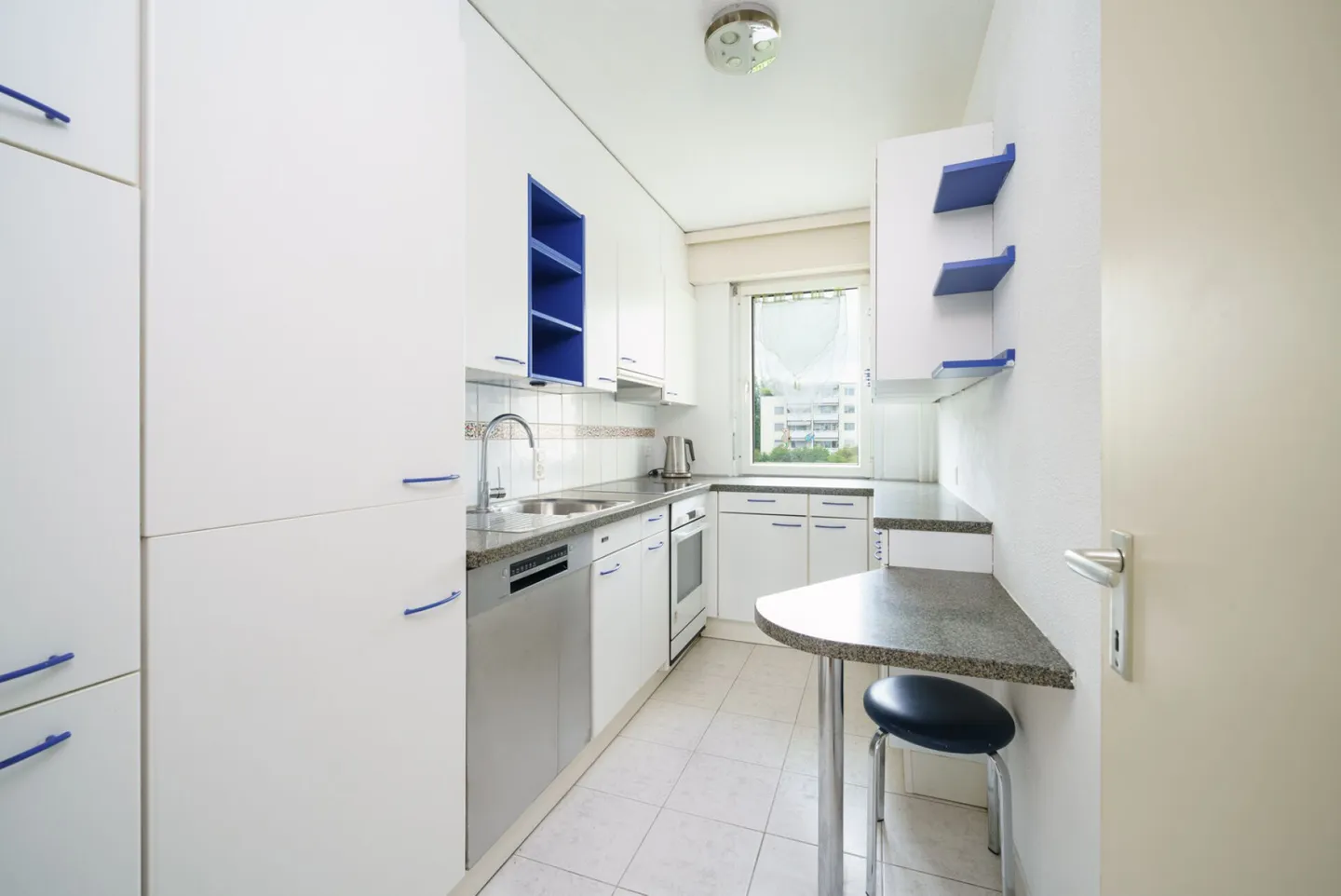 4.0-room apartment with a parking space (+CHF 35,000.00) - Photo 12 of 17