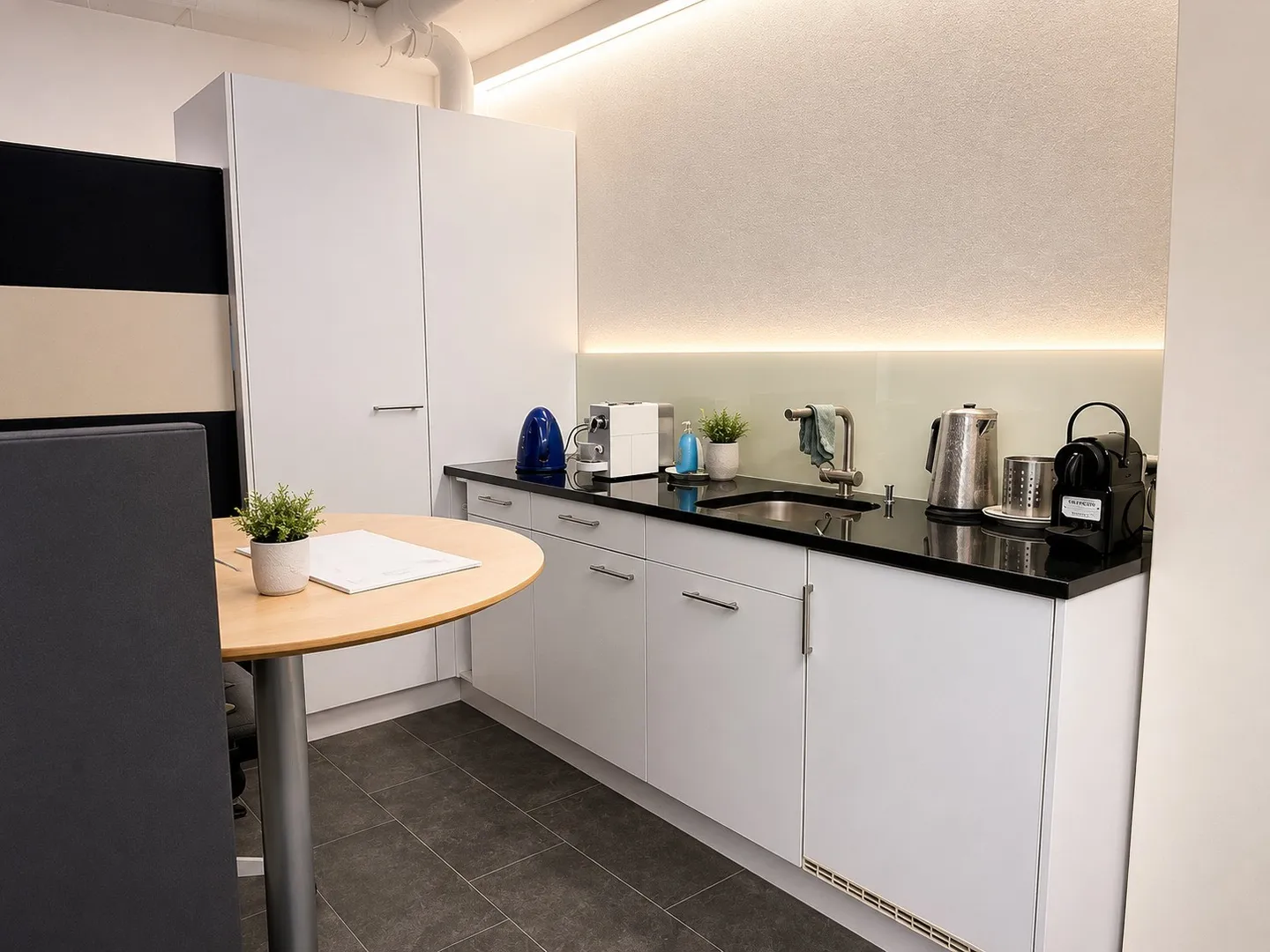 Modern Coworking Office in Zug - Photo 2 of 4