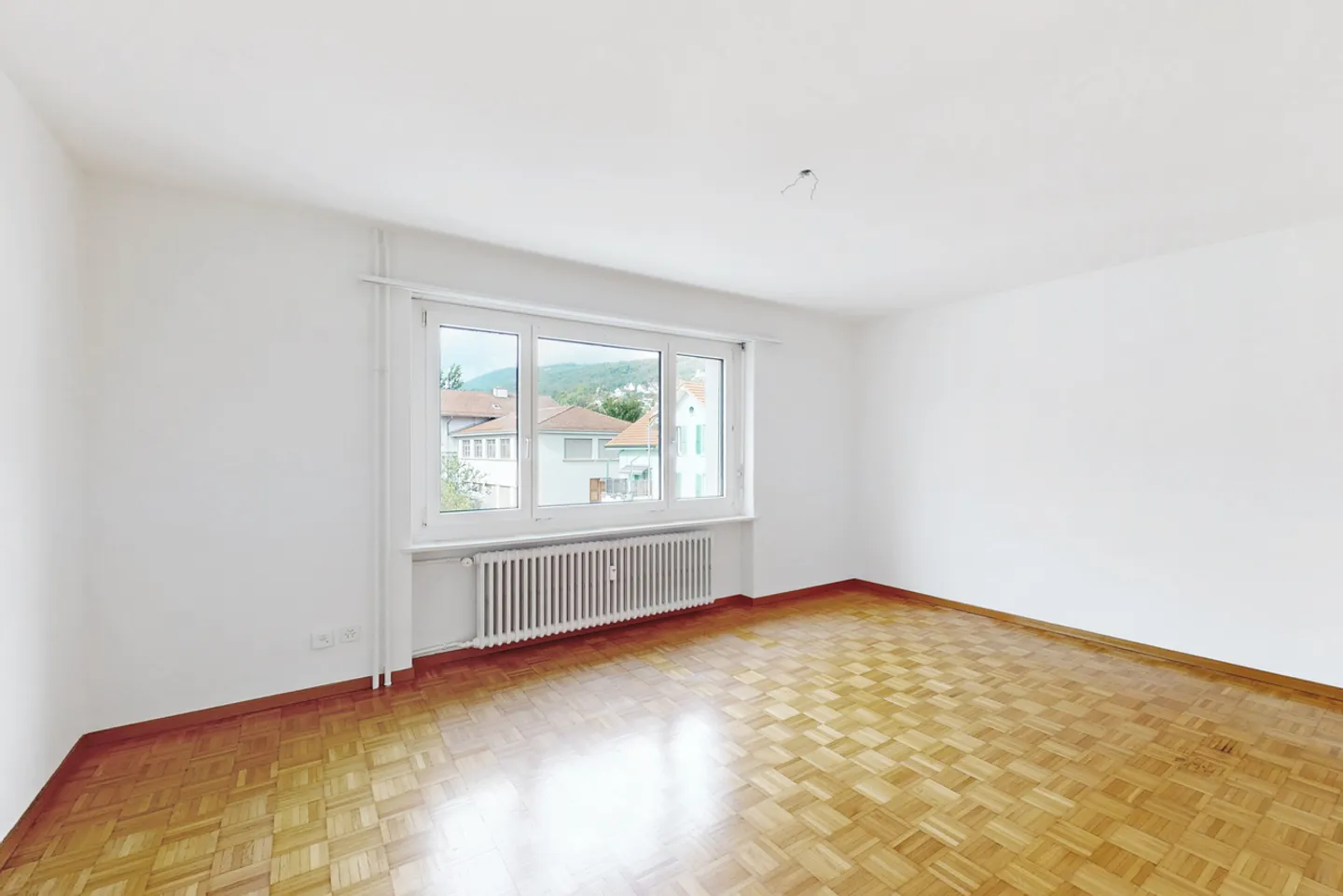 Quiet residential area near city center - Photo 5 of 9