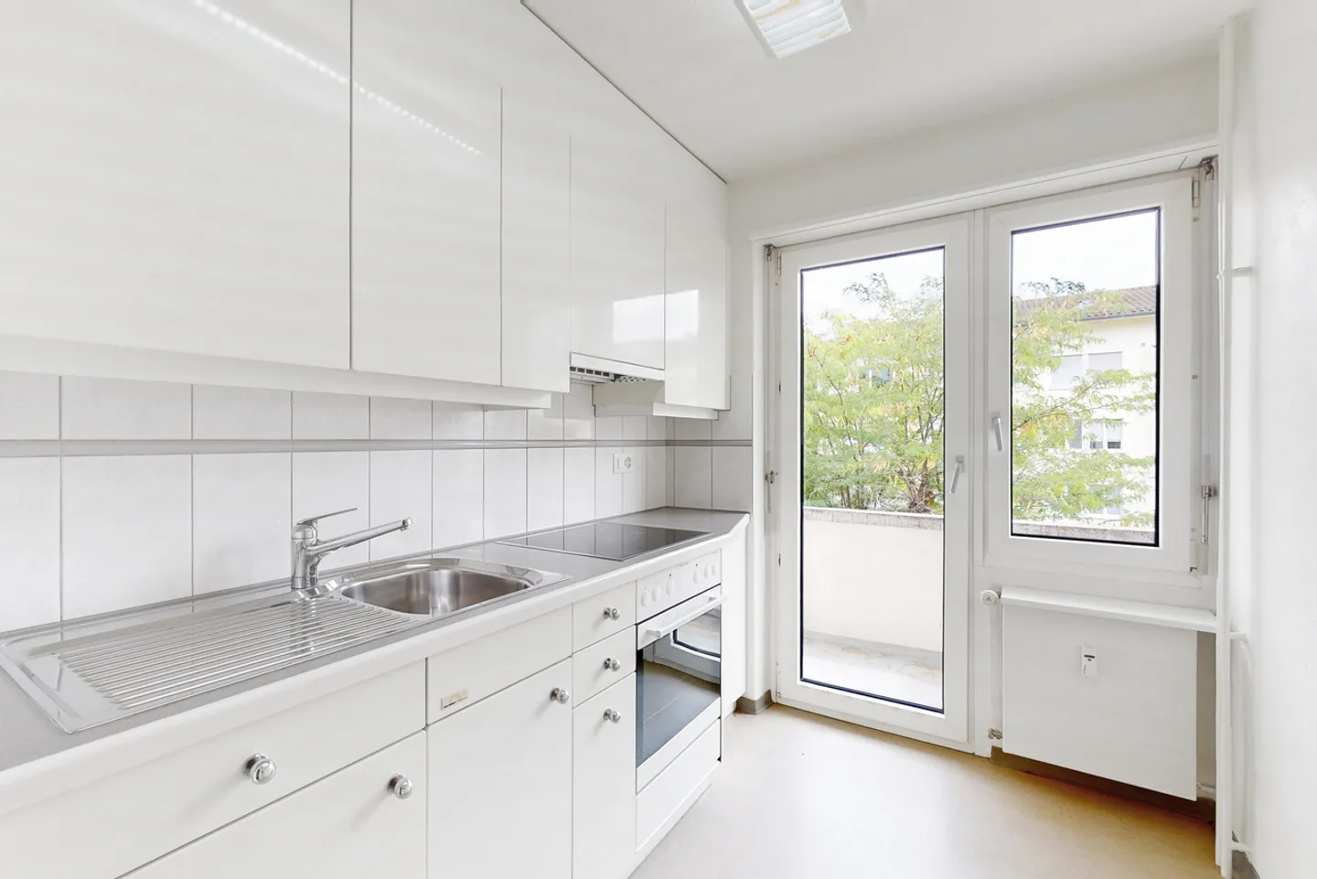 Quiet residential area near city center - Photo 6 of 9