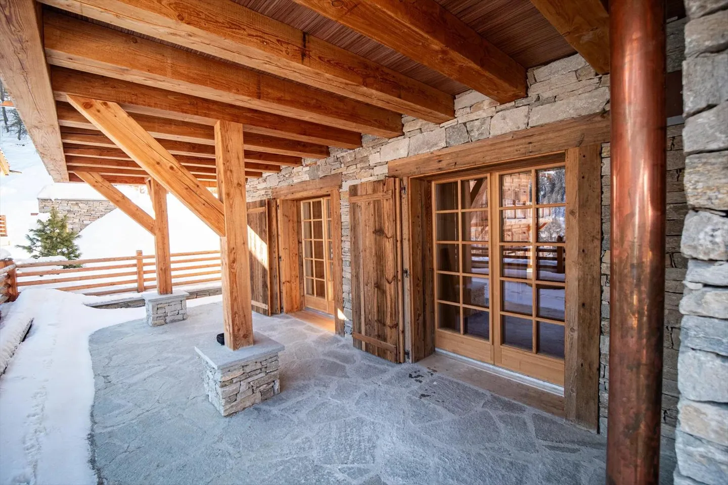 Ski directement depuis la maison avec un magnifique environnement de chalet !!! - Photo 3 sur 13