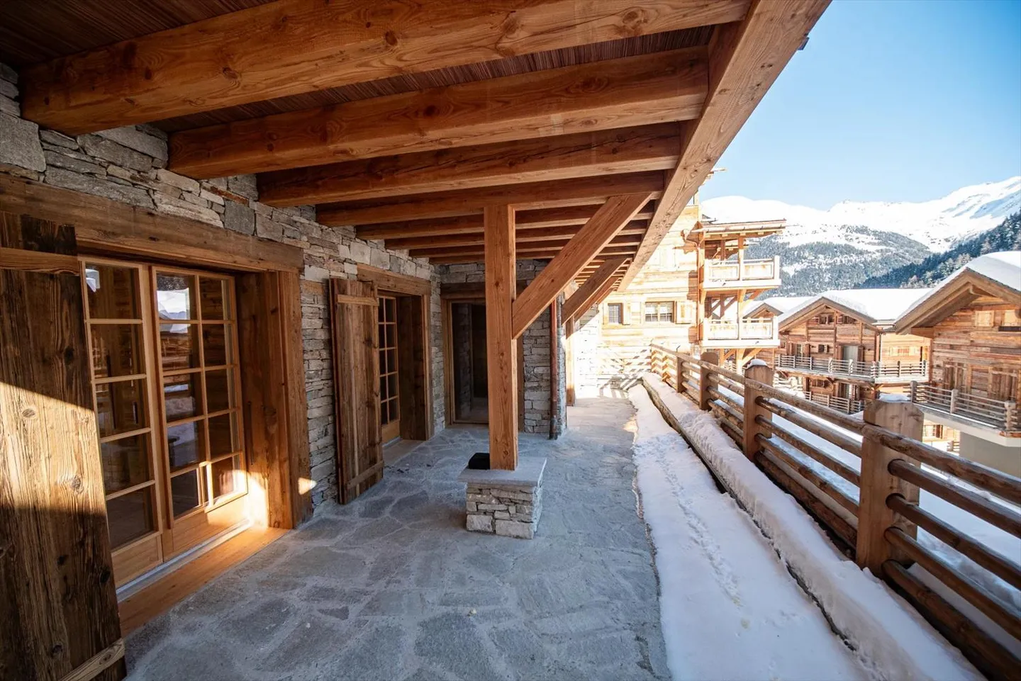 Ski directement depuis la maison avec un magnifique environnement de chalet !!! - Photo 4 sur 13