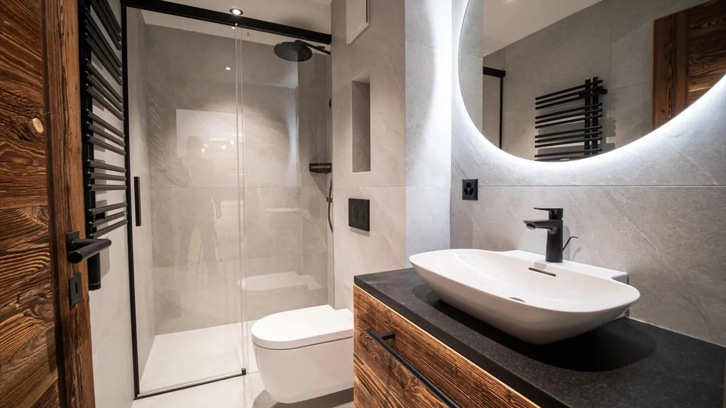 Ski directement depuis la maison avec un magnifique environnement de chalet !!! - Photo 9 sur 13