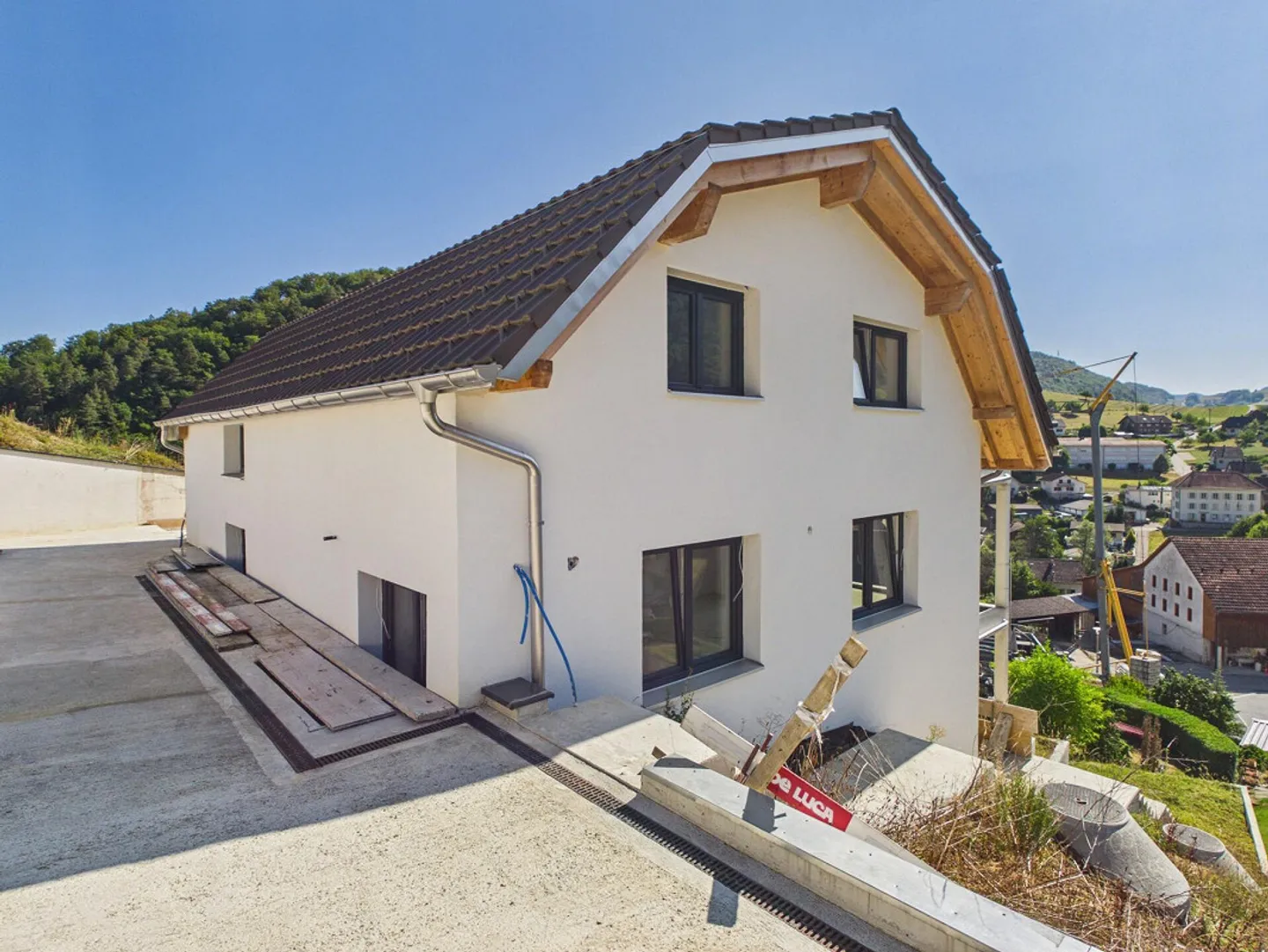 7.5-Zimmer-Neubau mit Weitblick - Photo 2 of 16