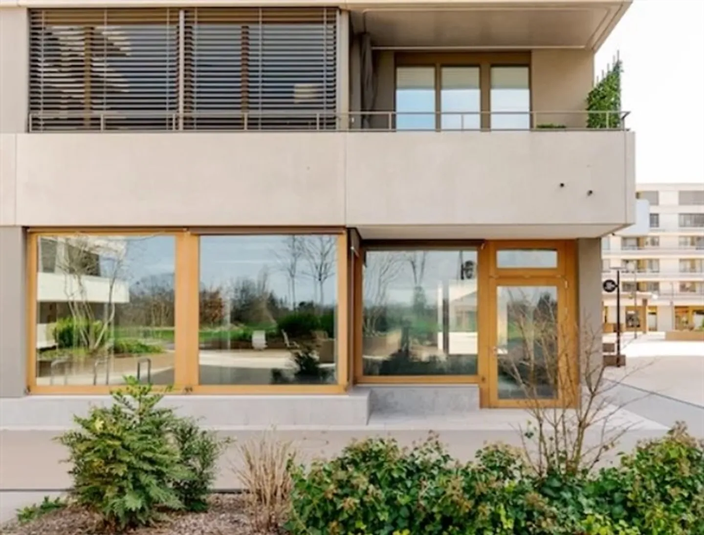 Arcade for Sale in a Large Neighborhood - Photo 1 of 4