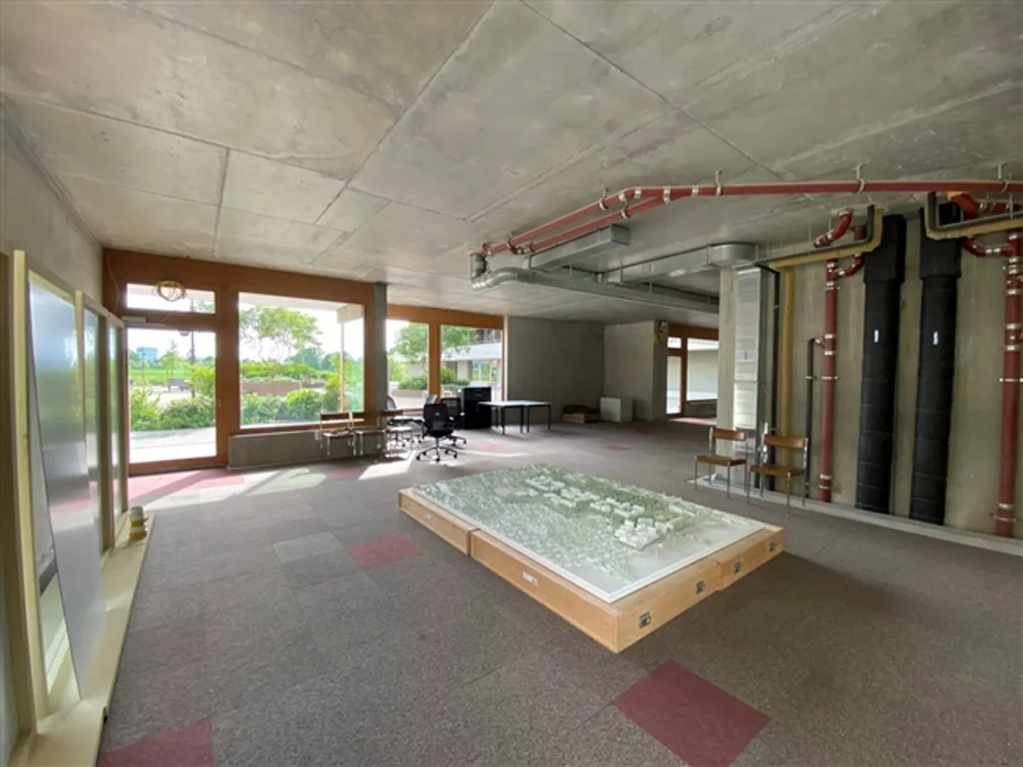 Arcade for Sale in a Large Neighborhood - Photo 4 of 4