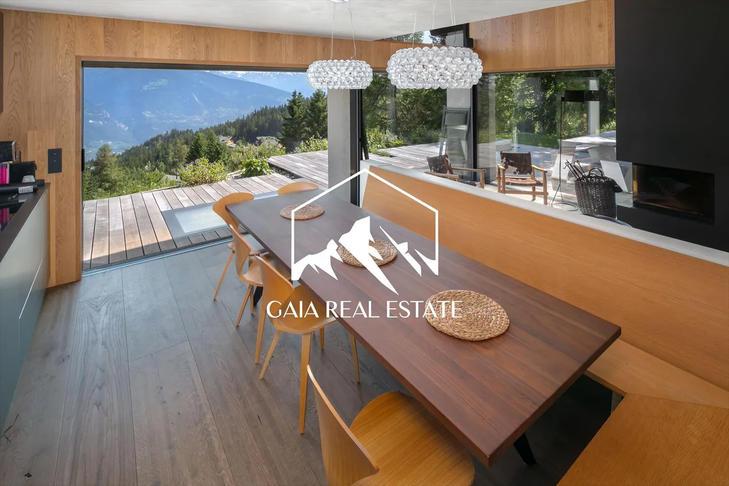 Chalet 5.5 rooms - Photo 1 of 24