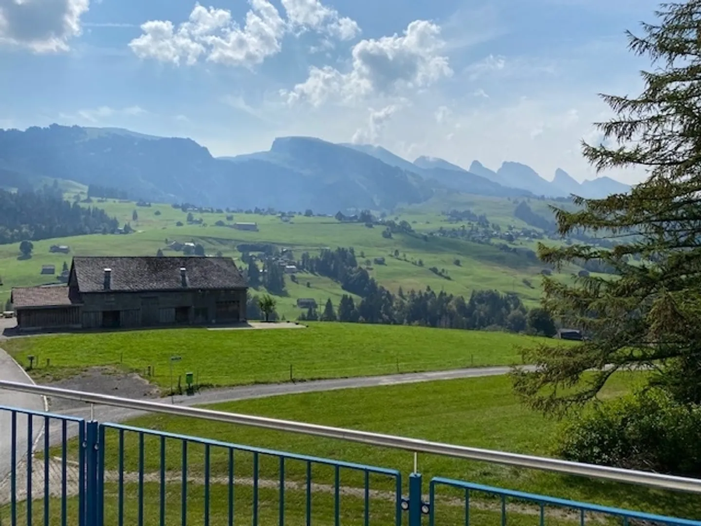 Top penthouse (furnished) with breathtaking view - Photo 3 of 13