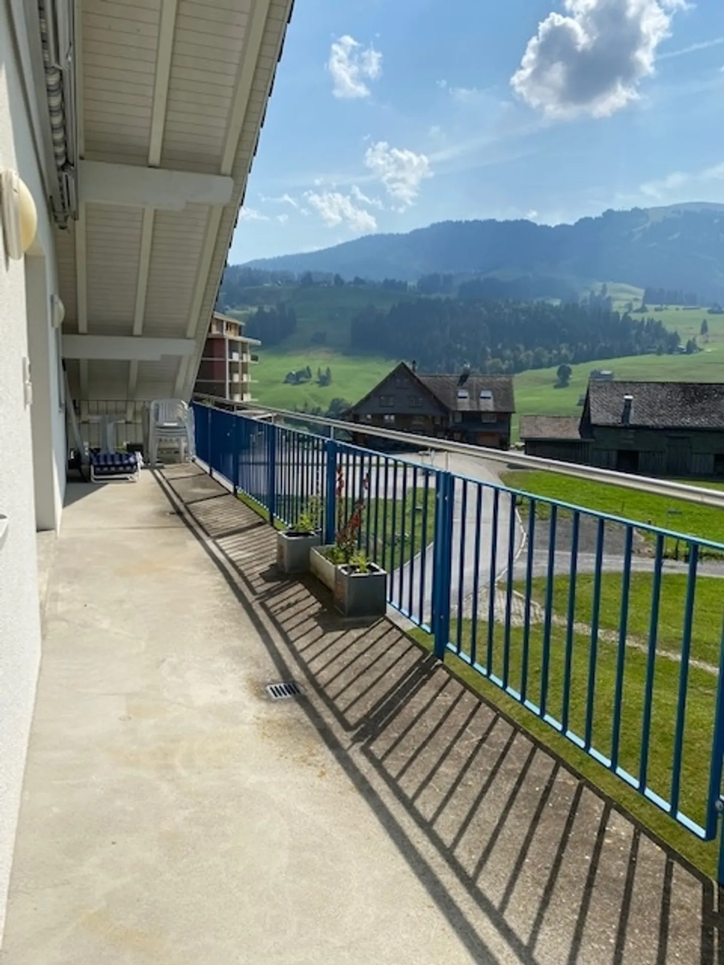 Top penthouse (furnished) with breathtaking view - Photo 4 of 13