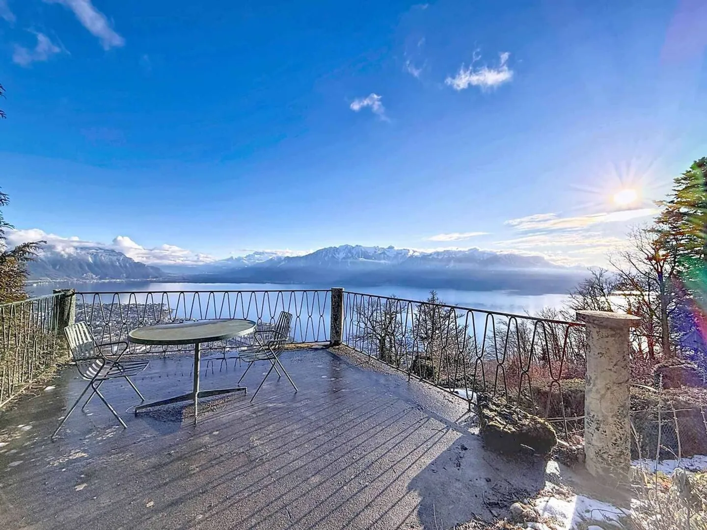 Villa bucolica con vista mozzafiato sul lago e sulle montagne - Foto 2 di 11