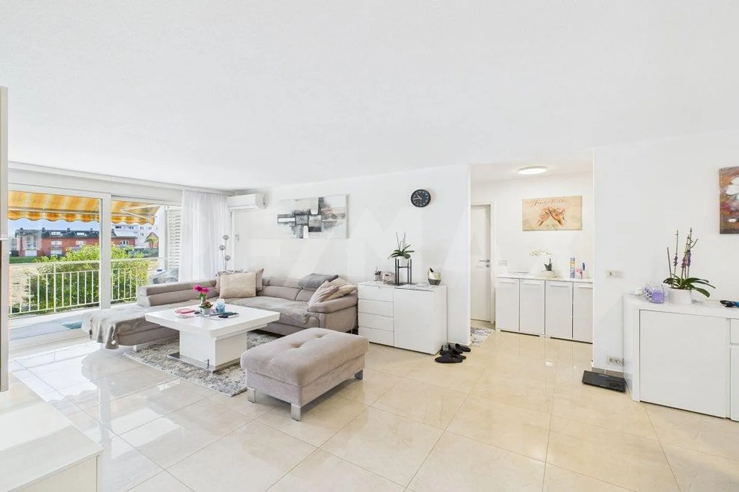 Appartement confortable de 4 ½ pièces avec deux balcons et plusieurs places de parking - Photo 11 sur 13