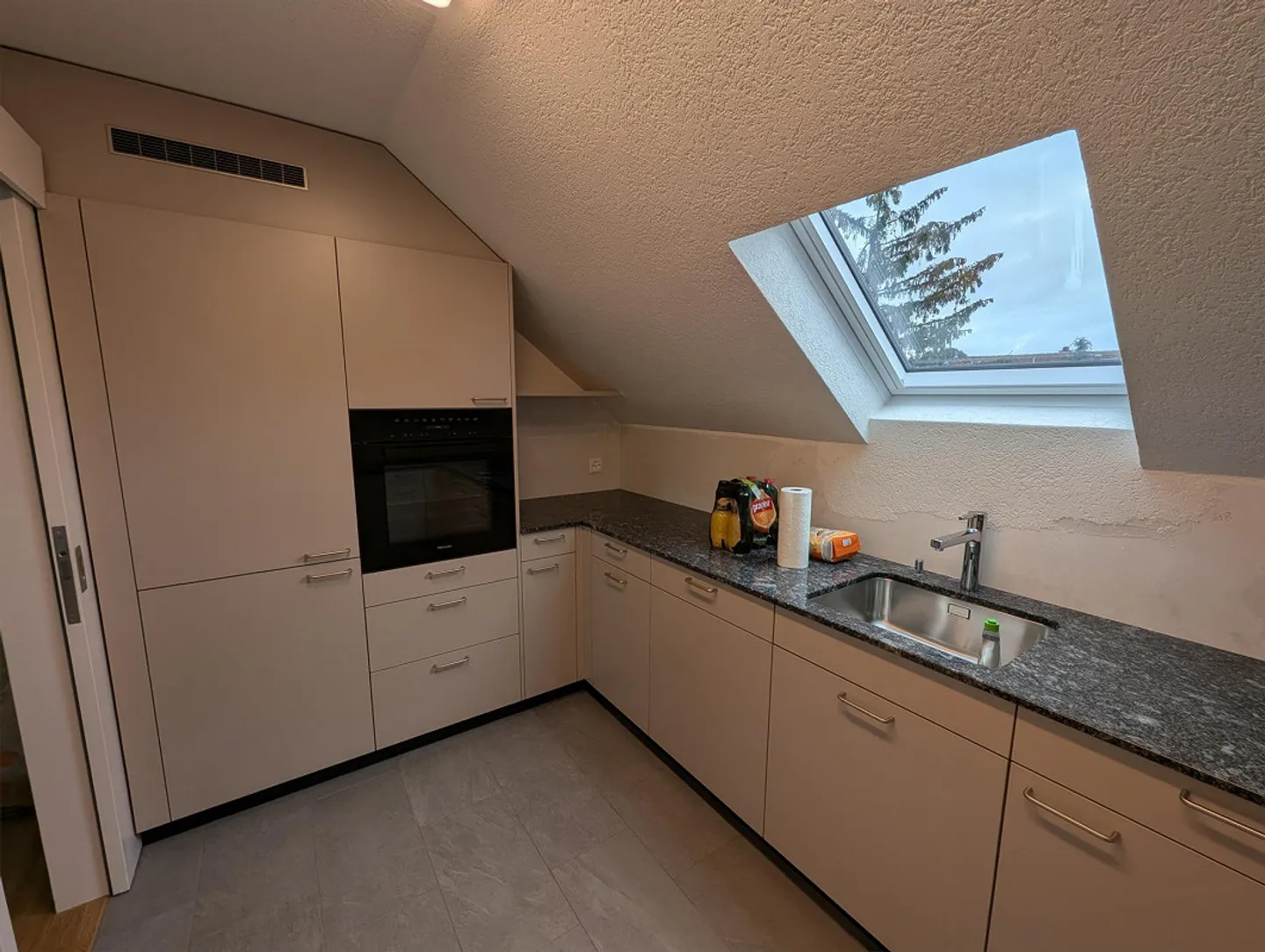 Renovated 4.5-room old building apartment in Baumgartnerhaus - Photo 2 of 14