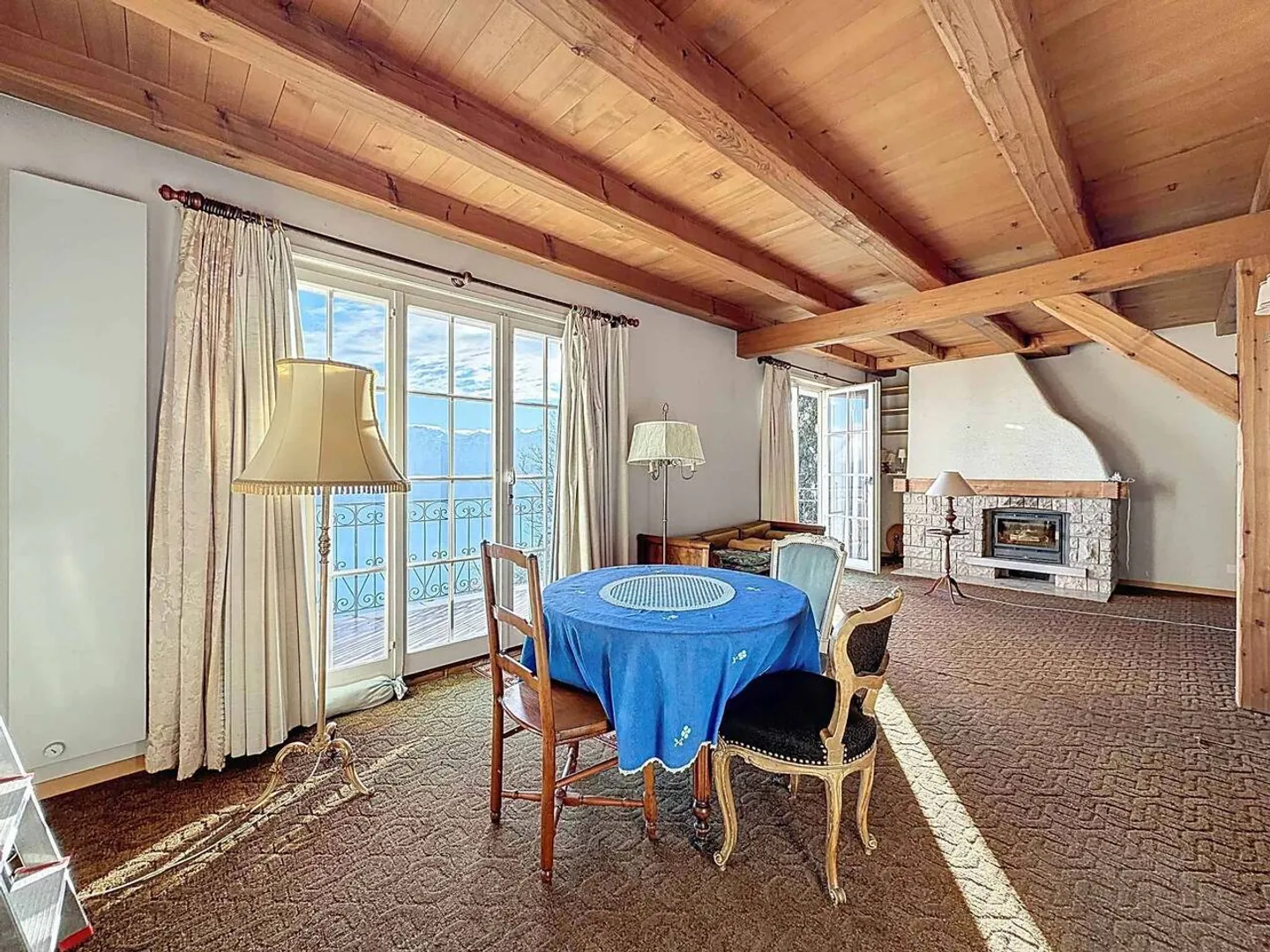 Villa bucolica con vista mozzafiato sul lago e sulle montagne - Foto 5 di 11