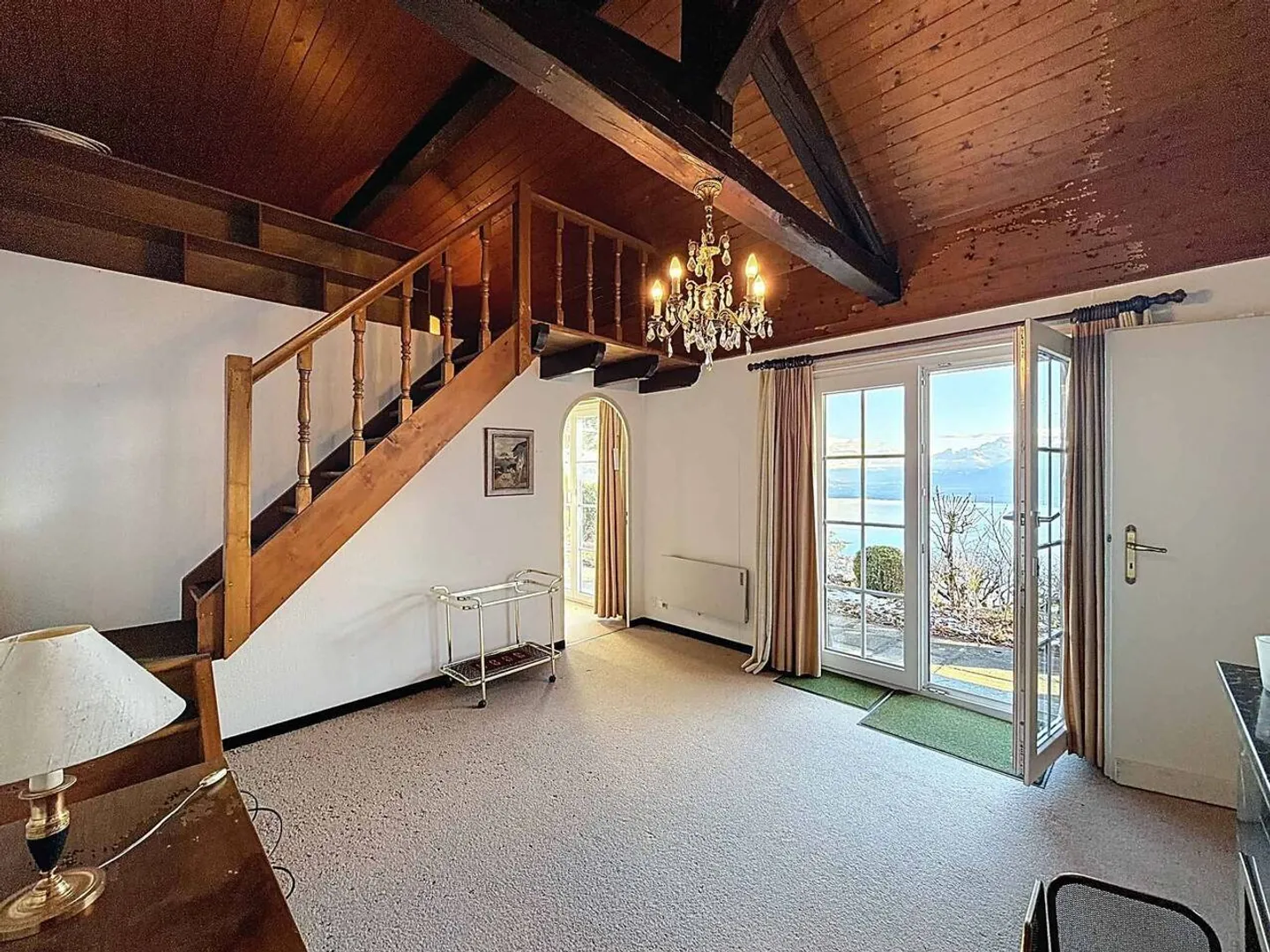 Villa bucolica con vista mozzafiato sul lago e sulle montagne - Foto 7 di 11