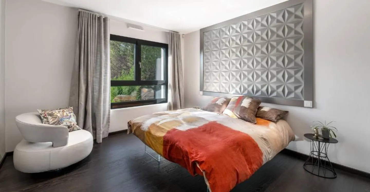 Superb contemporary villa of very high quality, Minergie. Exclusively! - Photo 9 of 13