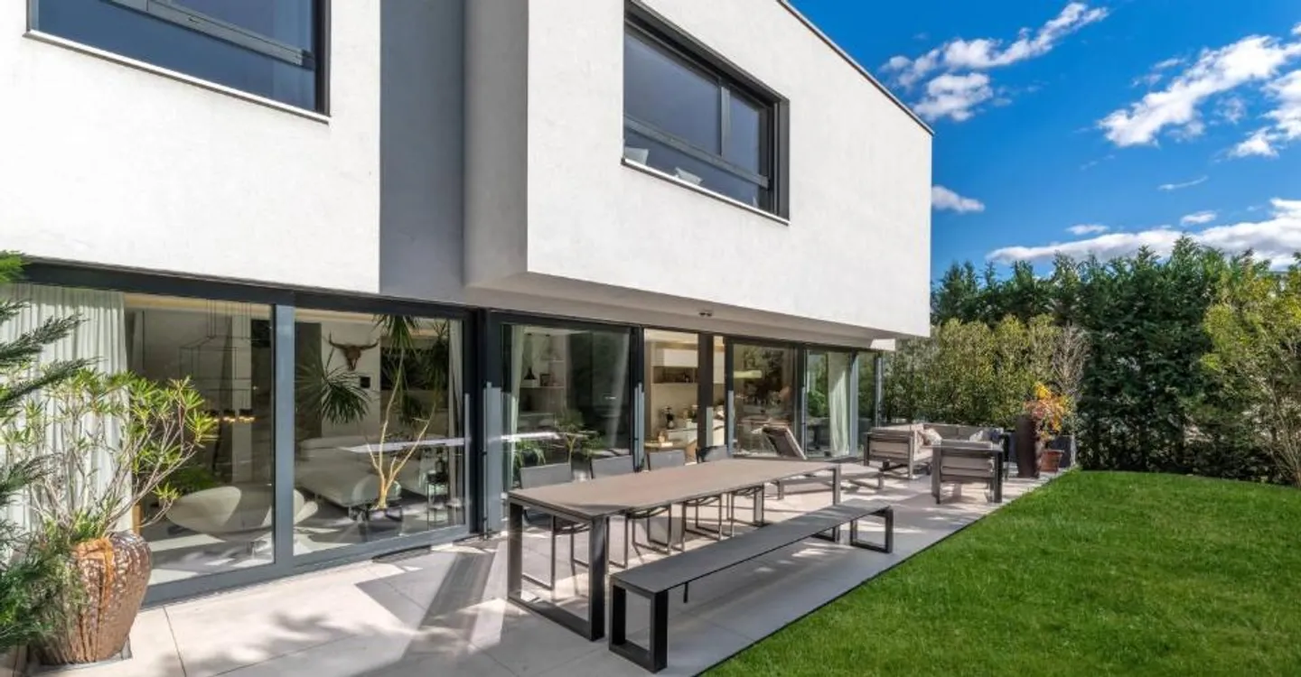 Superb contemporary villa of very high quality, Minergie. Exclusively! - Photo 12 of 13