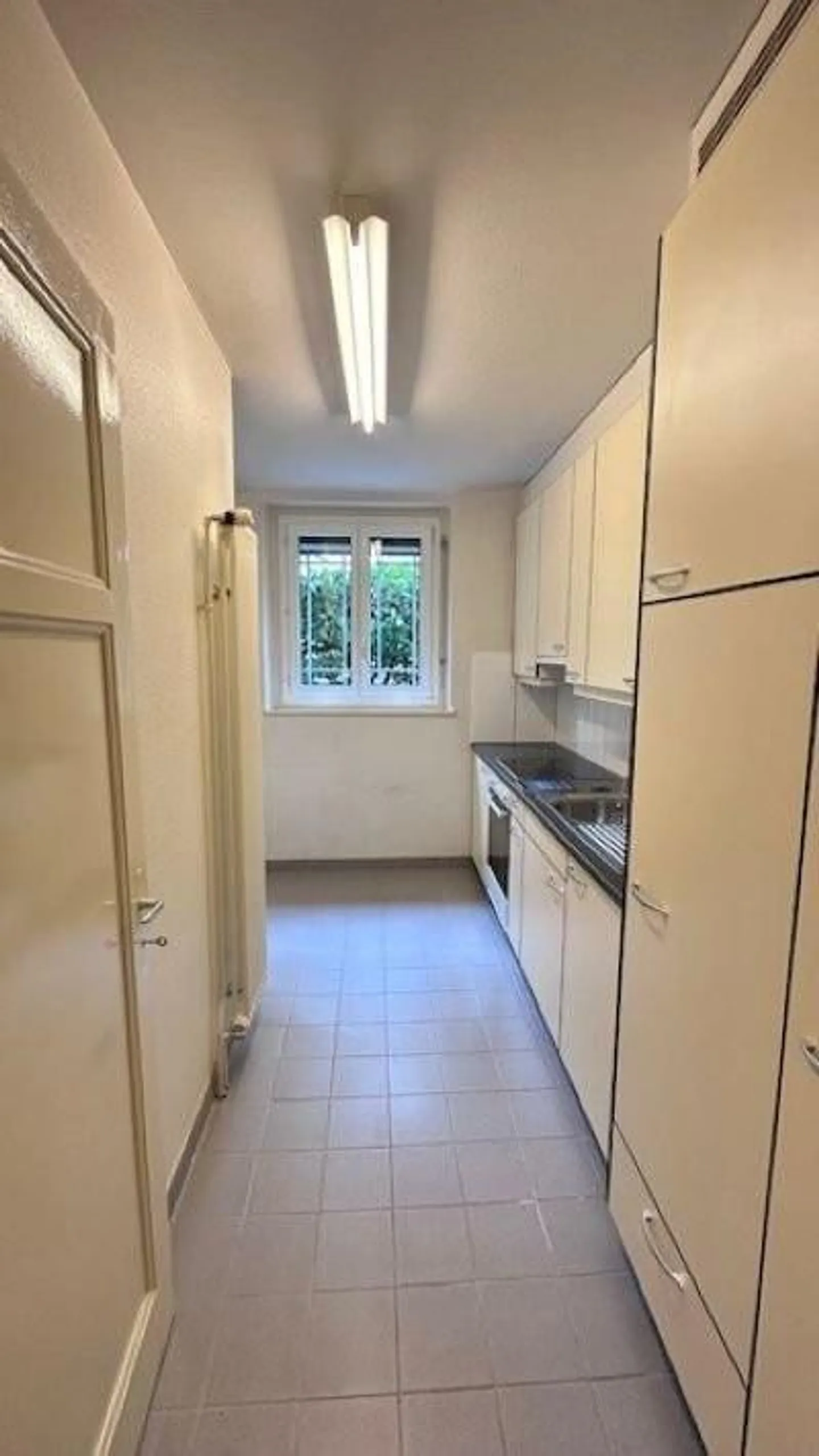 Studio in Av. de Cour! - Foto 2 di 5