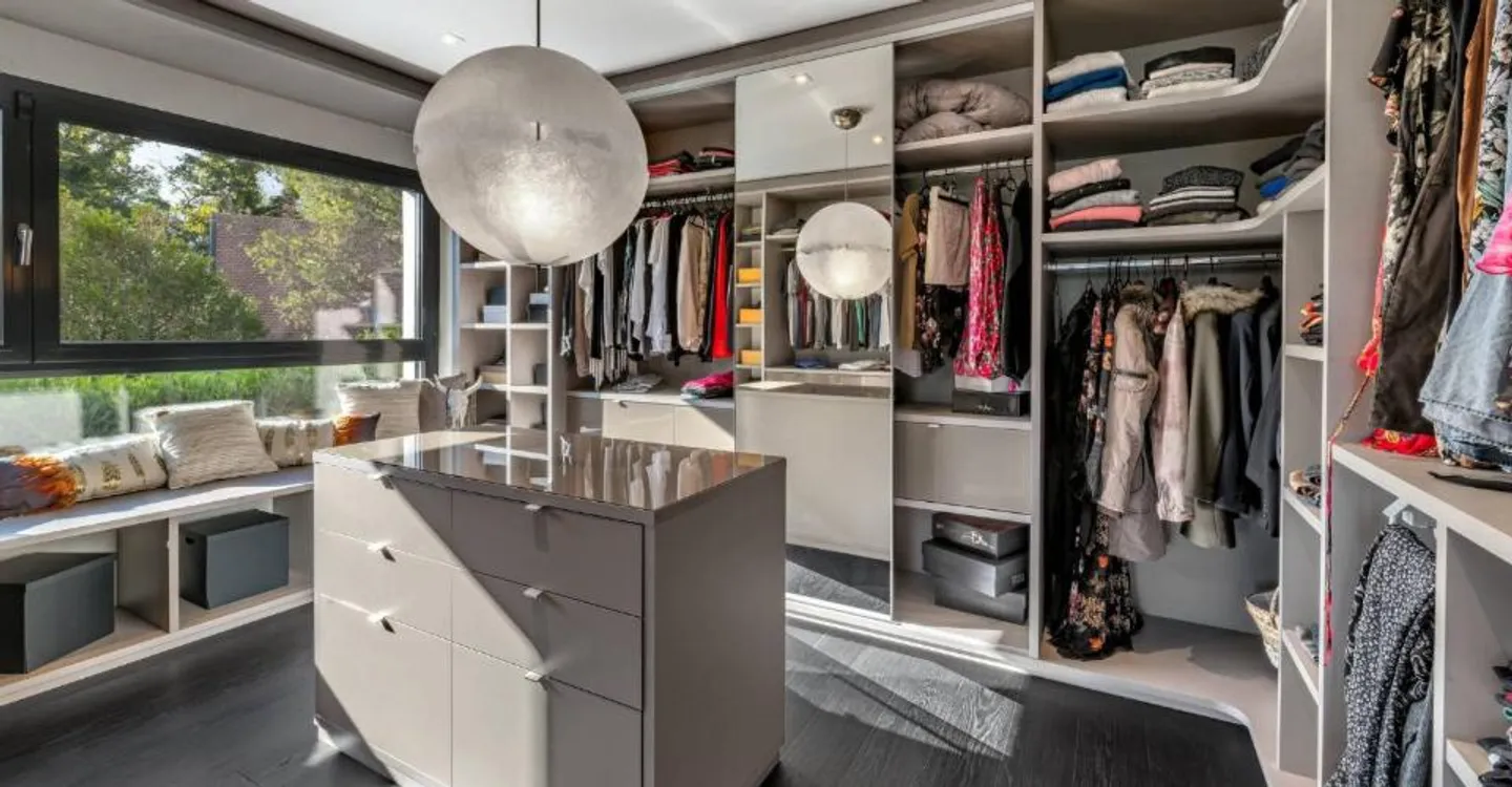 Superb contemporary villa of very high quality, Minergie. Exclusively! - Photo 8 of 13