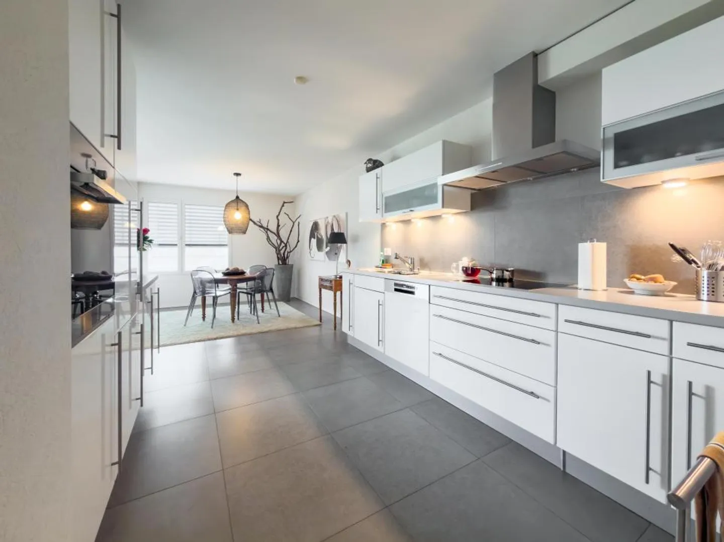 City center lake and castle view - Photo 4 of 4